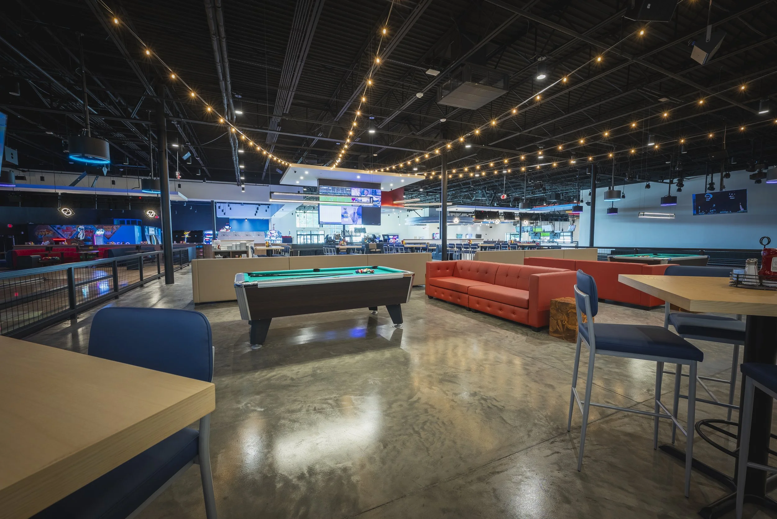 Wesco_ArchitectureShoot_CenterBar_9.jpg