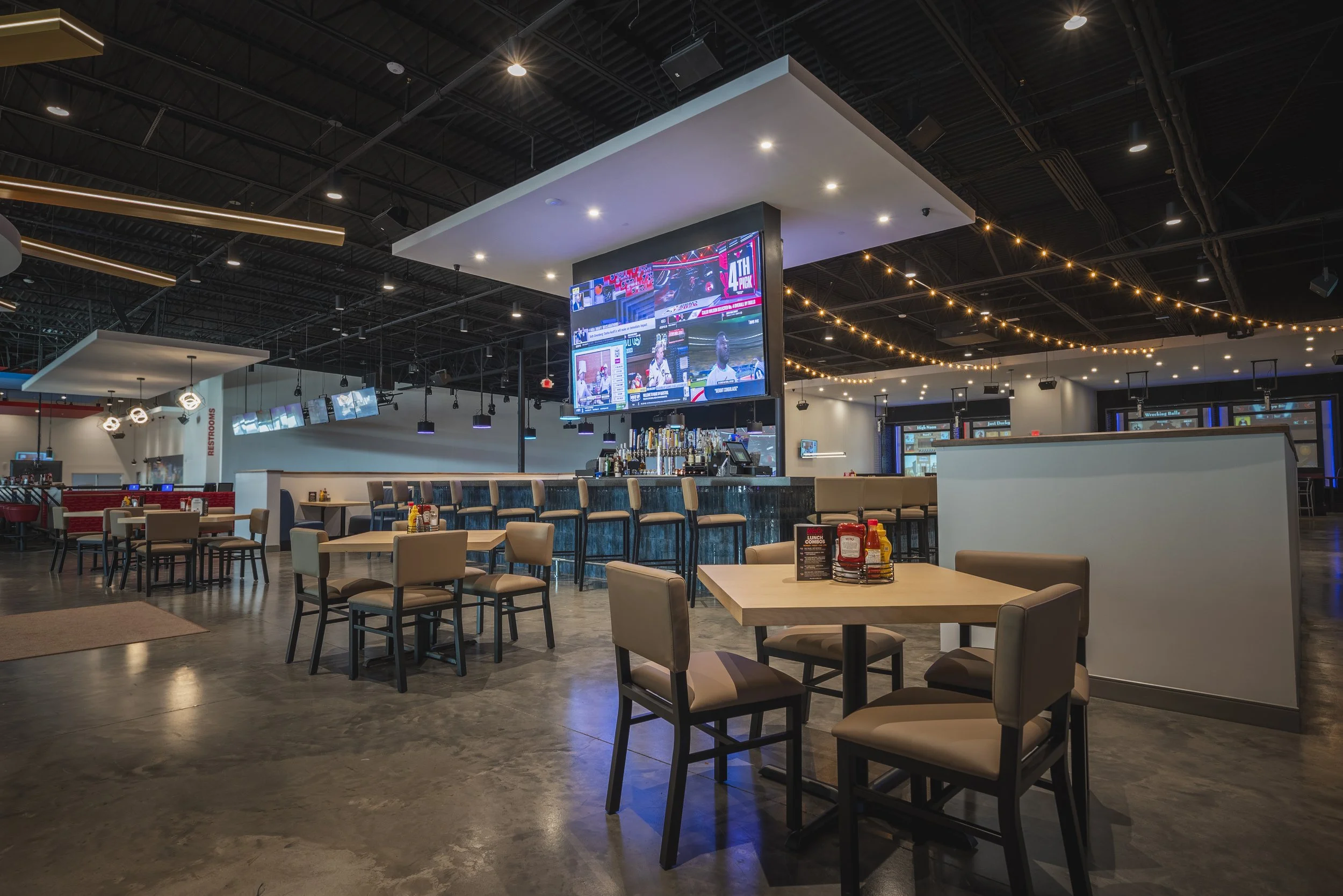 Wesco_ArchitectureShoot_CenterBar_2.jpg