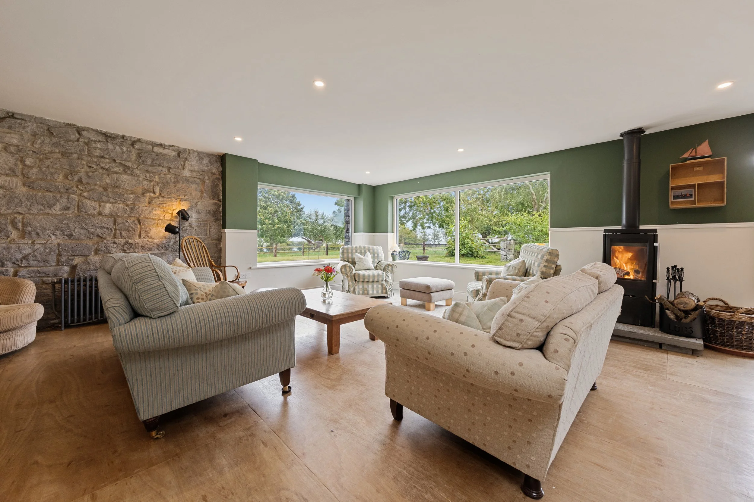 SETTLE IN 
Light the fire, claim a sofa and enjoy the view - there’s really no need to rush anywhere.