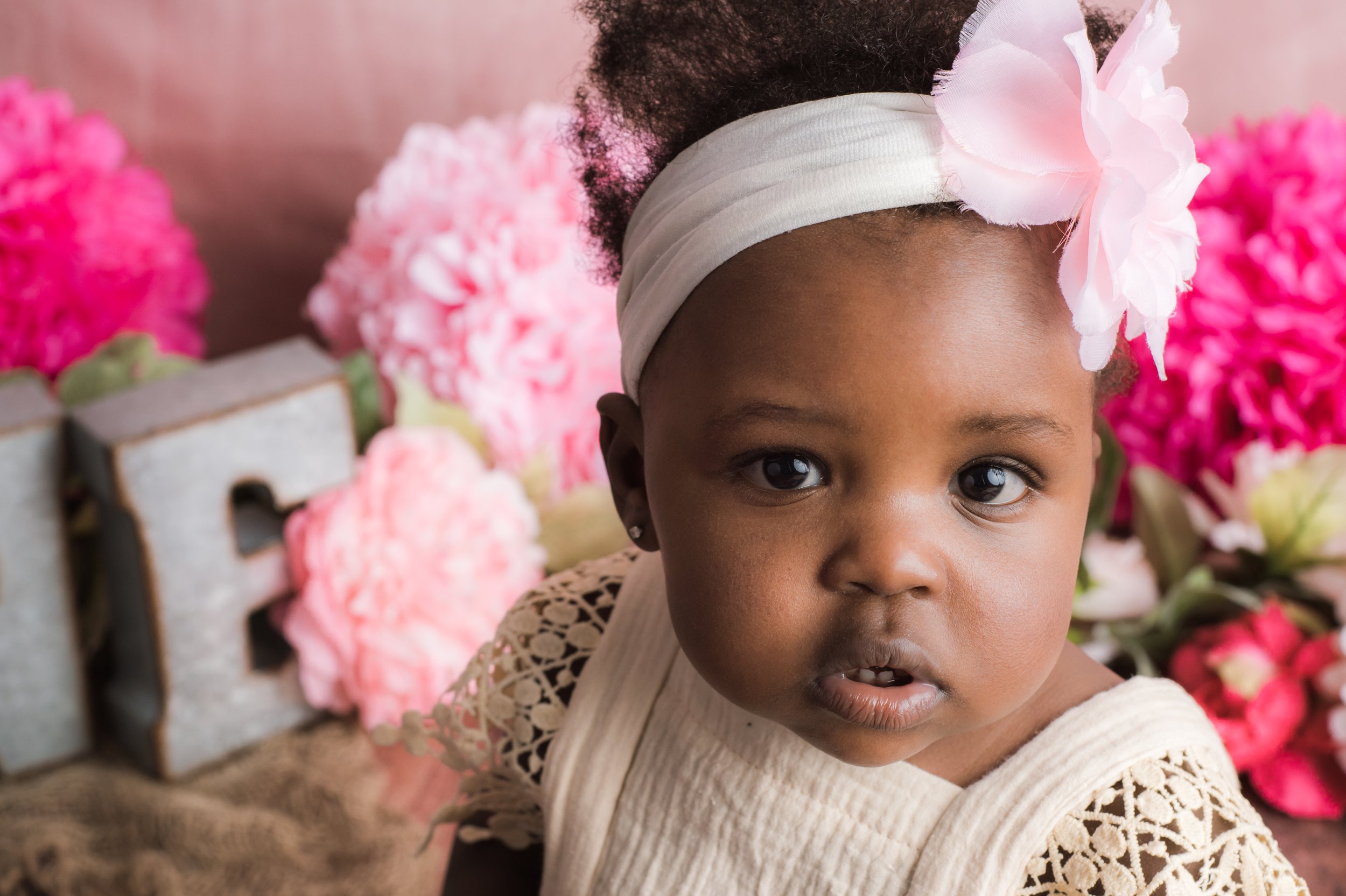 Baby girl- one year old- cake smash- Kansas City