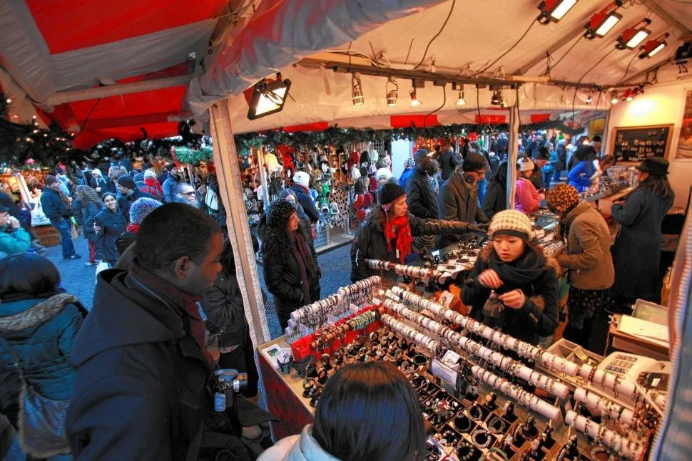 New York Holiday Markets and Christmas Lights Walking Tour