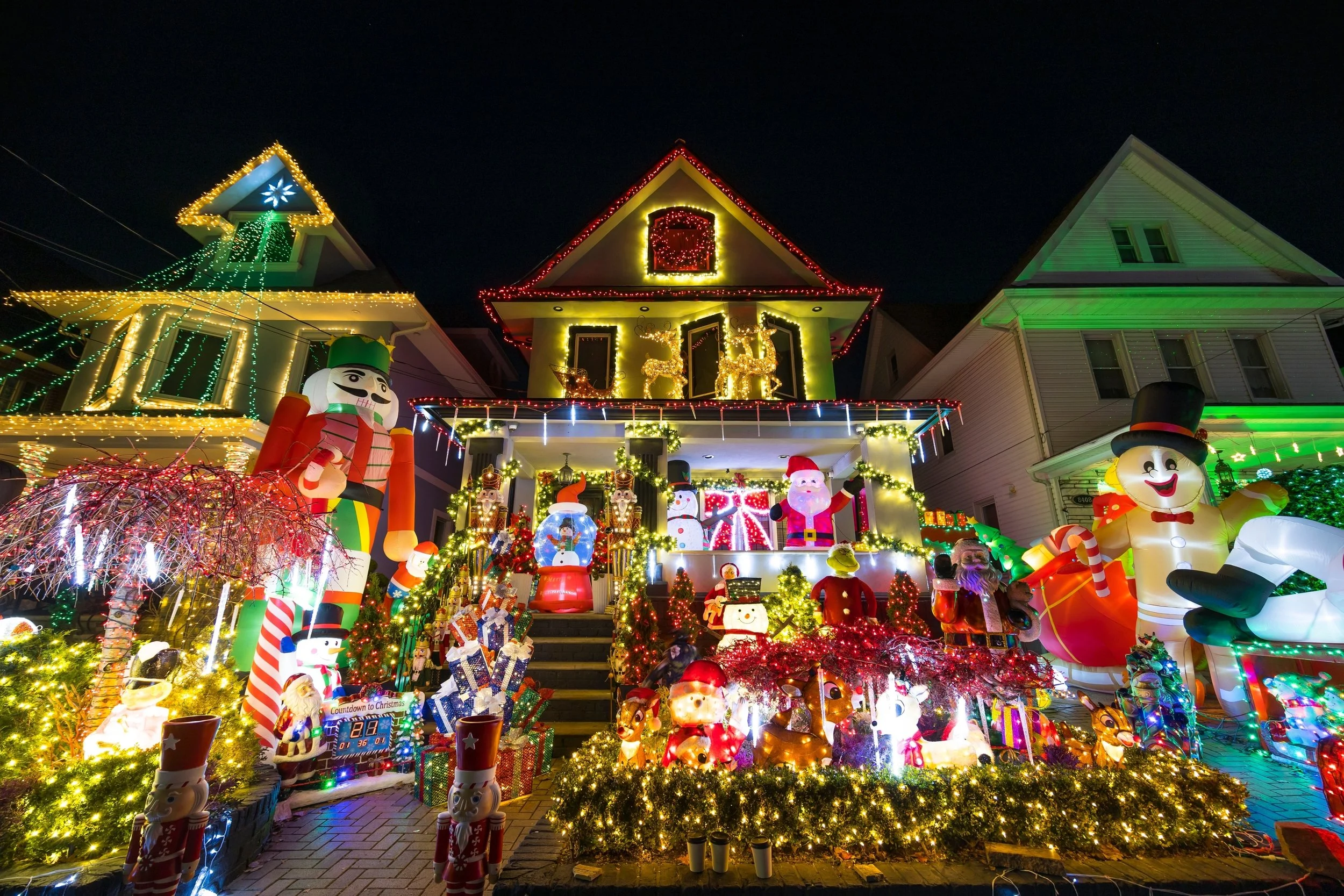 Brooklyn’s Best Christmas Lights Private Tour: Explore Dyker Heights Holiday Magic