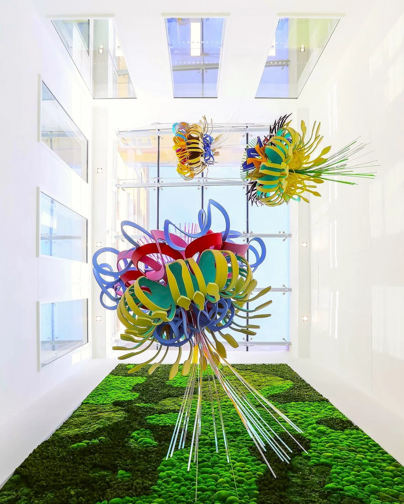 👩&zwj;🎨👨&zwj;🎨Artist duo @tsai_yoshikawa is invited to present their art installation &lt;Pop Blooms&gt; at the Taipei Representative Office in the UK.

✂️Comprising three mixed-media sculptures, Pop Blooms blends the tradition of Eastern paper-c