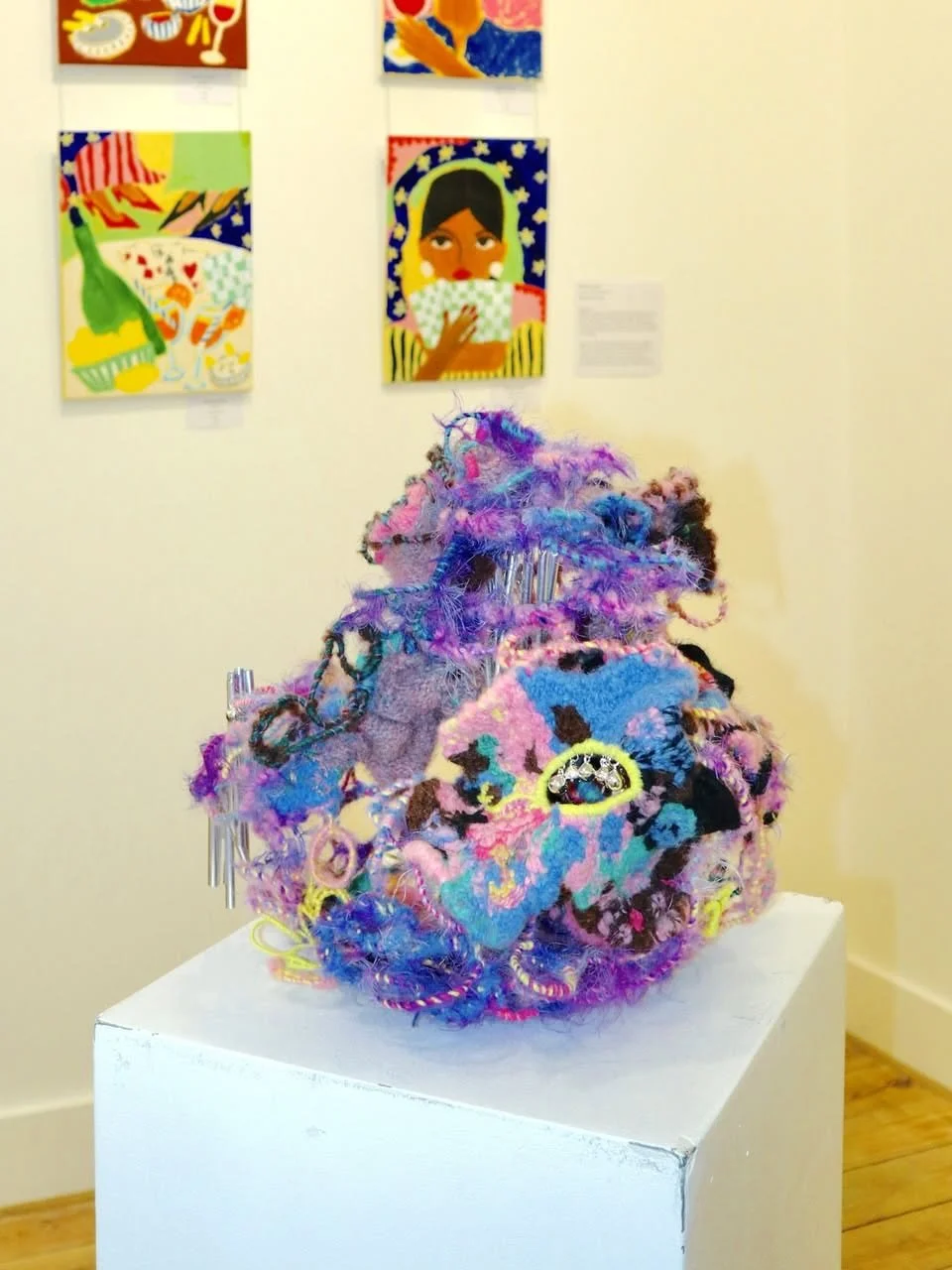 Taiwanese artist @amychenfly joined &ldquo;Soul in Motion&rdquo; at Espacio Gallery , a group exhibition exploring movement with diverse media.🖼️

☘️Chen presented #MotherGoddess a coiled and embroidered textile vessel inspired by prehistoric goddes