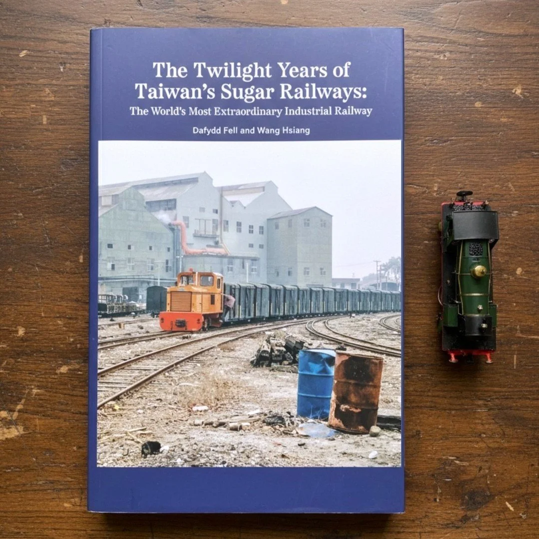📚<The Twilight Years of Taiwan's Sugar Railways> published in the UK

🛤️This book by Dafydd Fell and Wang Hsiang, presents the twilight years of Taiwan's sugar railway in the 90s through more than 170 unpublished photos and in-depth interview