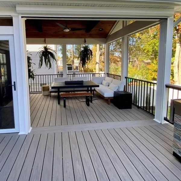 lin-south-jersey-custom-decks-ugc-001-bc-trn-bk-railing-BC010616TLS48_Media-Carousel.jpg