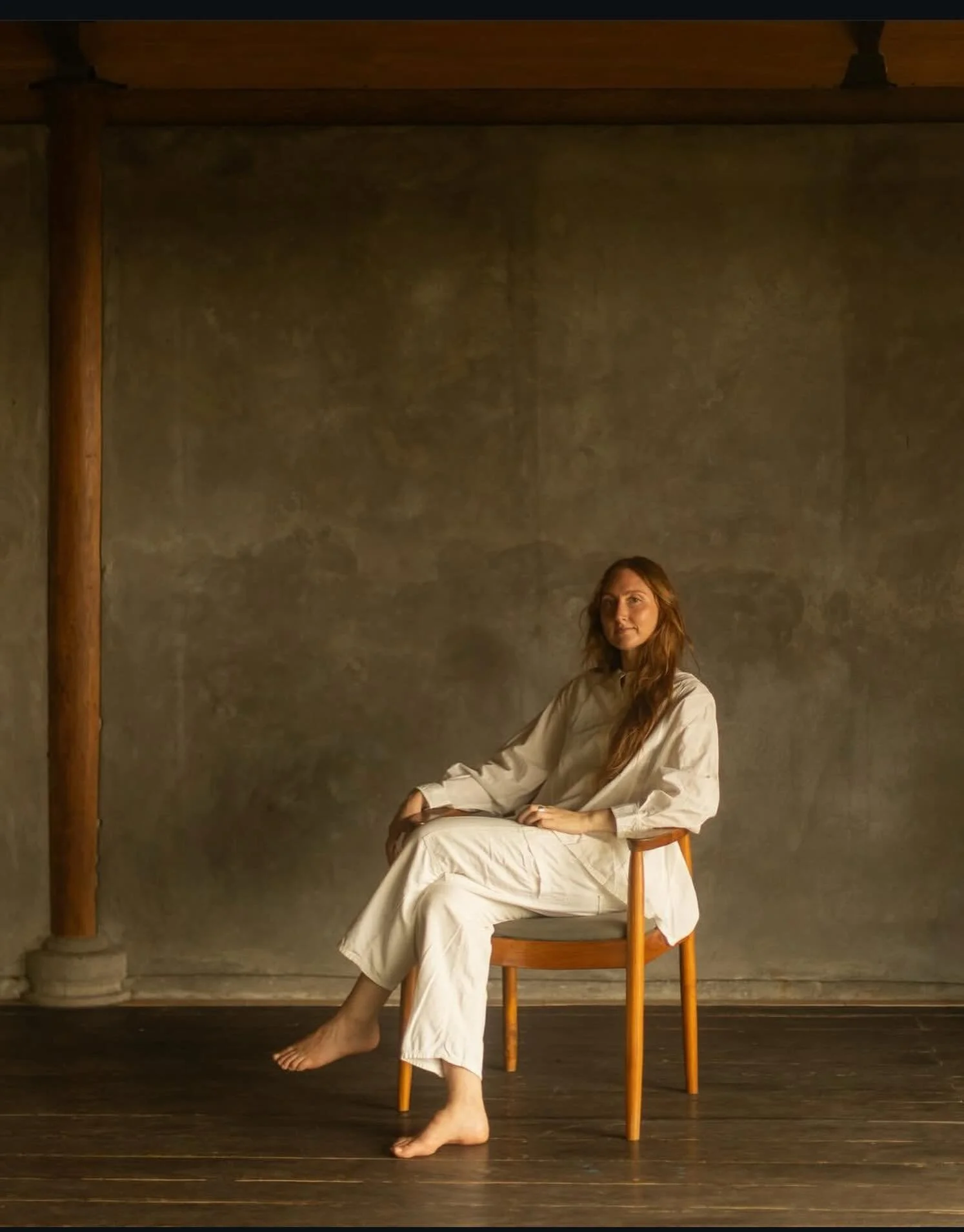 I met this light beam teaching at The Class several years ago&hellip; fast forward to a connection here and a connection there thus a love story began. @lizzywholley is going to be offering Breathwork sessions at my studio, The Bent + The Straight Tu