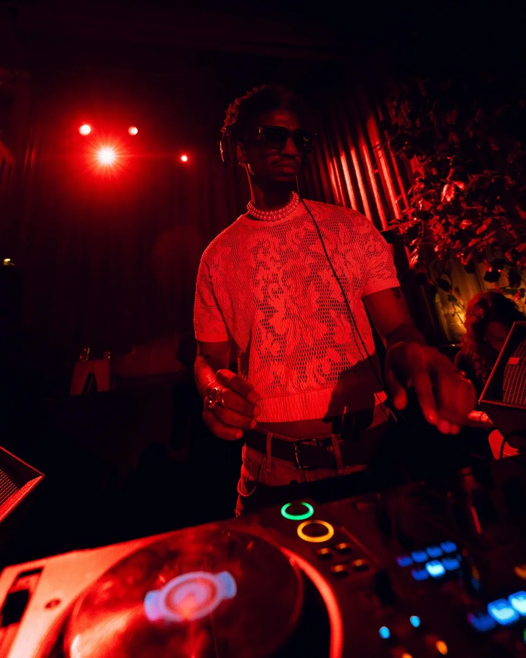 Give Me The Night ⚡️⚡️

Shouting out @casadeafro_ofc for the beautiful Afrohouse energy at @tonal.tonal 

I closed out the night on some 3 step, Afrohouse and Amapiano vibes. 

@sentir.creativo with the heat 📸

🌍🇲🇽🌍