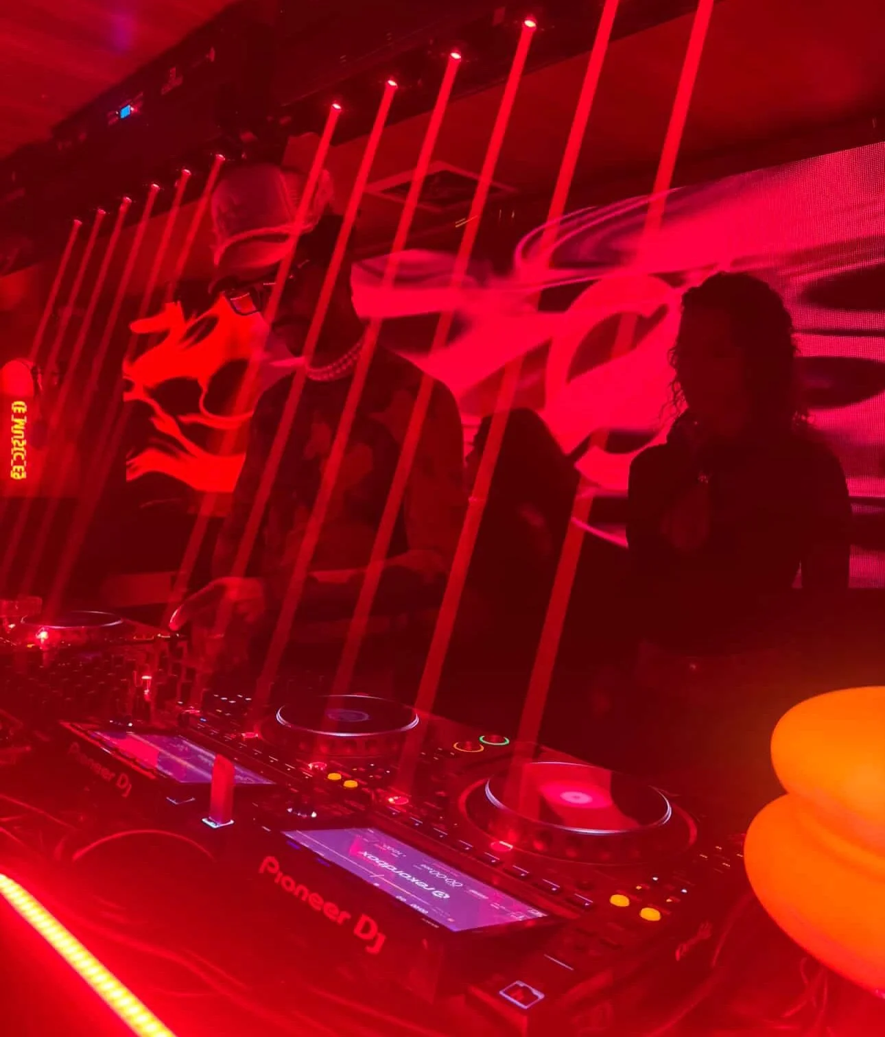 CDMX Art Week vibes 🌐 🇲🇽 🌐

Looking forward to partying with all of the homies this week, and soaking up the inspiration from all of the creativity the city has to offer.

Check out my DJ sets for the week. 

04.02 / @strwbrryppl &amp; @goodfaces