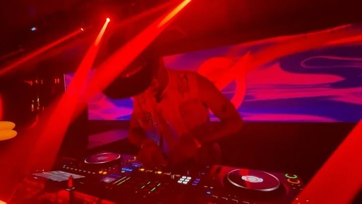 Yebo 🌍🌍🌍 @melodyculture_ 

20 of my favorite Afro tracks with 🔥 and 🧼 transitions at @symphonie.club 

🌐🌐🌐

#iyeglobal