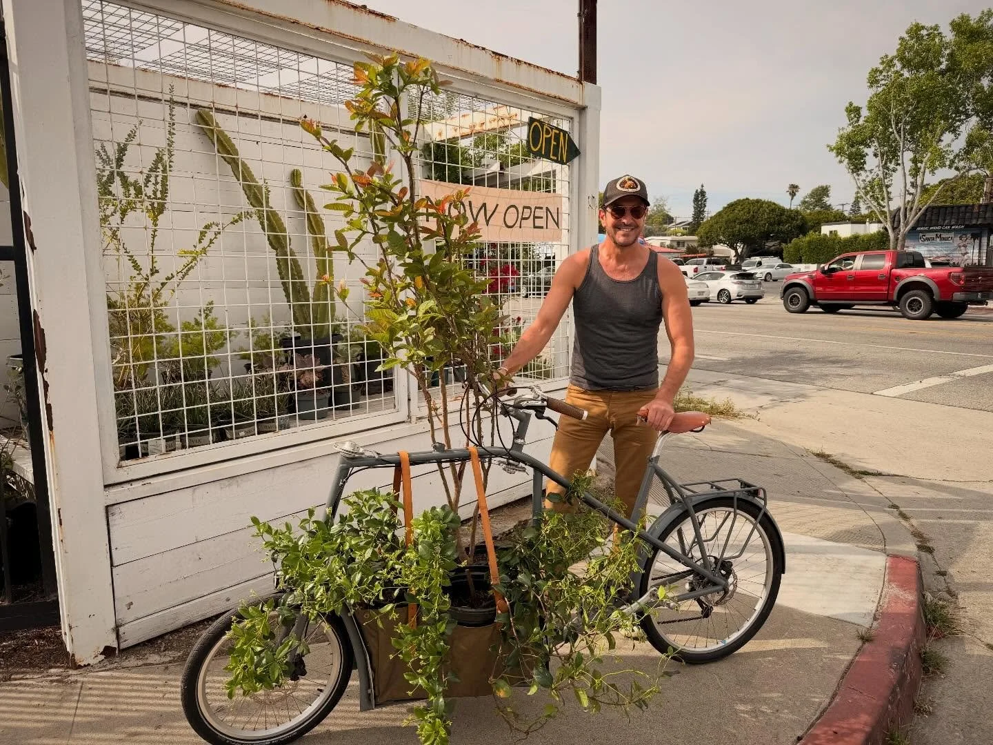 3 x 5 gallons, 1 bike. No problem 🌱