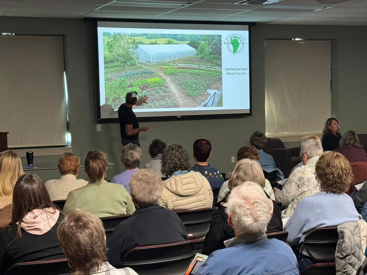 Last Saturday John spoke about cut flower gardening at Illinois Extension&rsquo;s Gardener&rsquo;s Day event. We&rsquo;re grateful for the opportunity to connect with other enthusiastic growers!

#gardening #community #event #communityevent #engageme