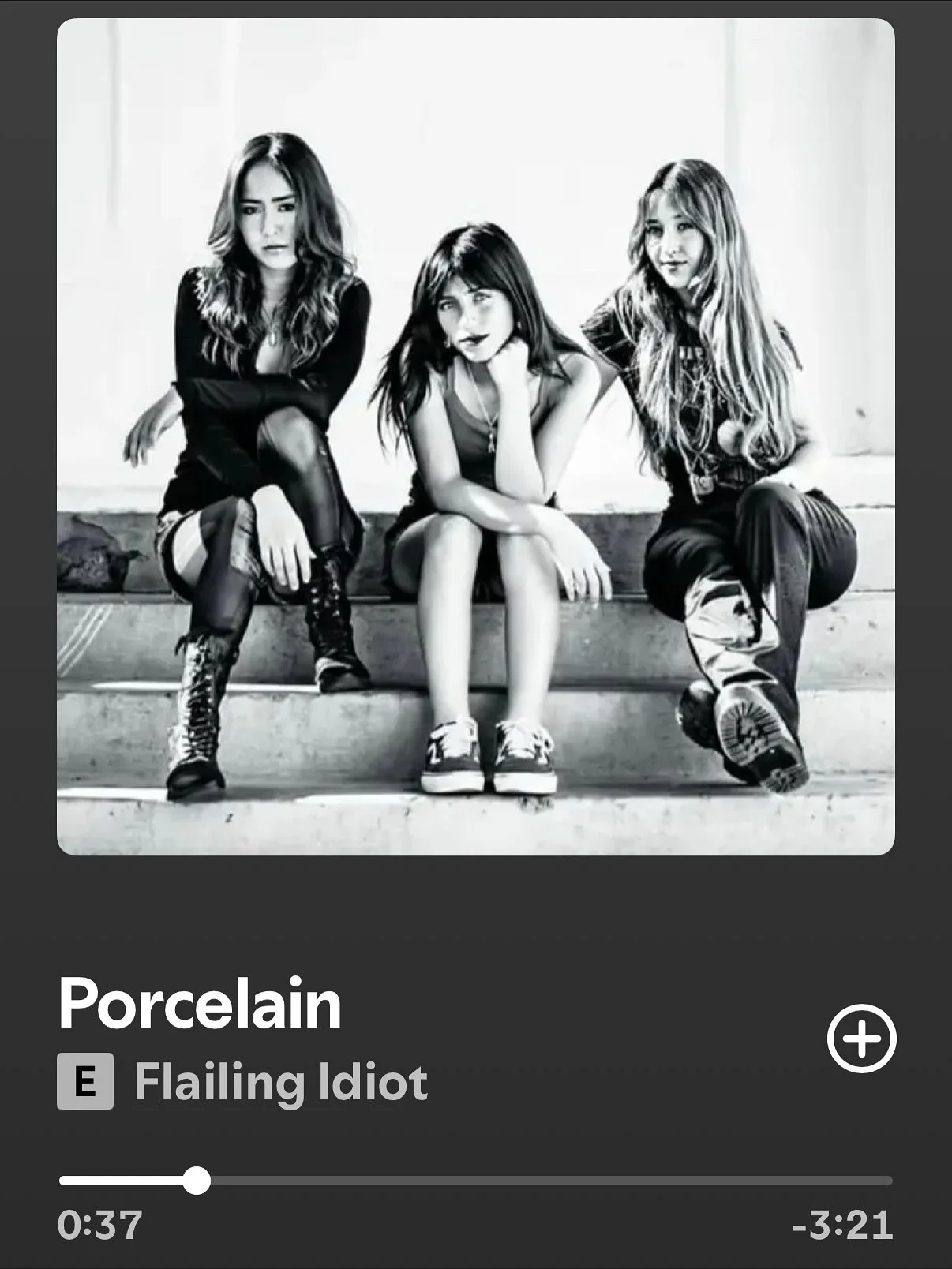 Are you tired of people telling you what to wear? What to think? Are you tired of people telling you what to do with your own body? This song&rsquo;s for you

Porcelain out on all streaming platforms

📸 @rebeccakuritz 
📸 @the_corona_chronicles