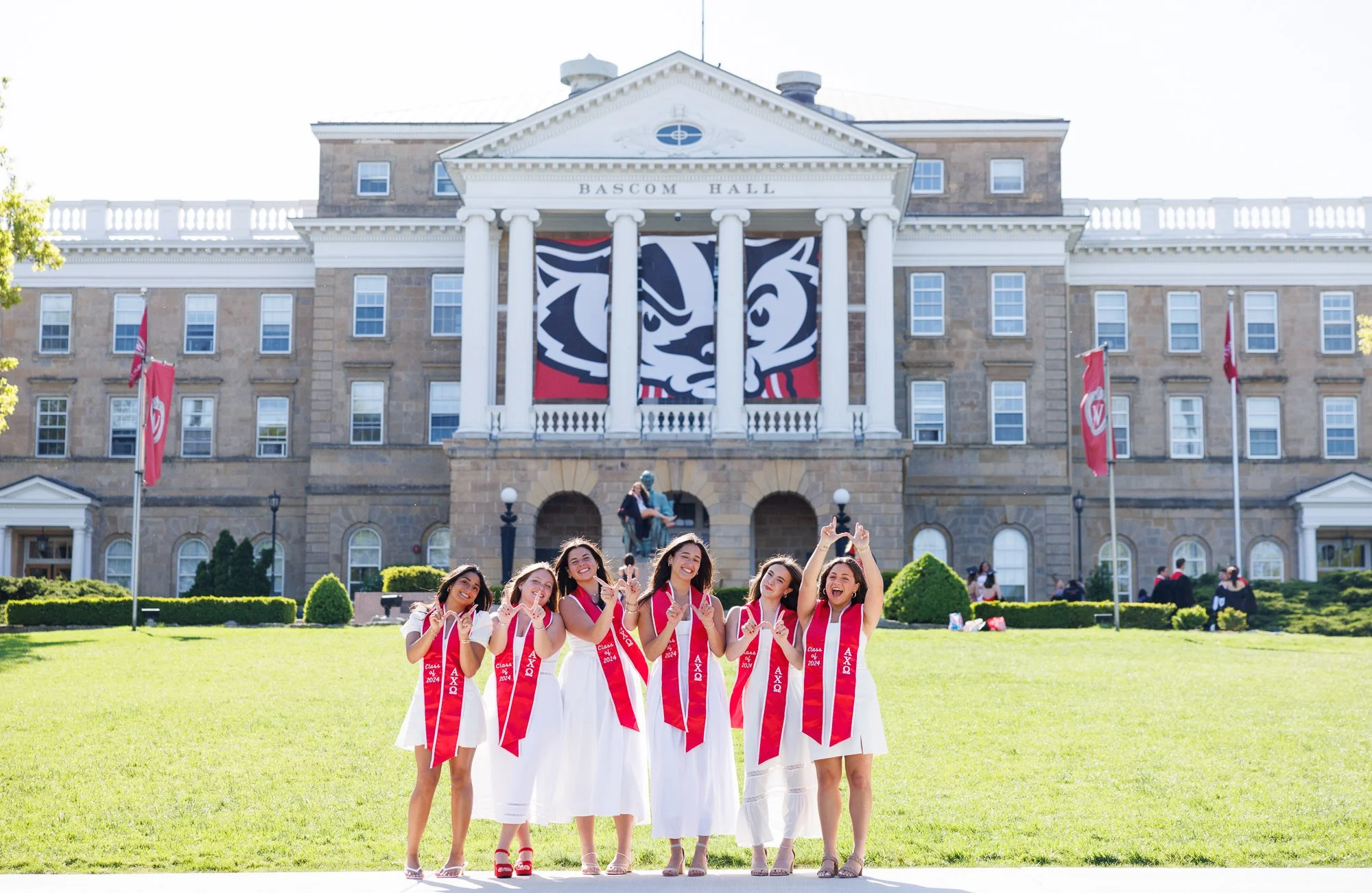 Bascom Hill UW Graduation, Your time at UW-Madison is filled with unforgettable experiences; your graduation photos should reflect that. So grab your cap, head to your favorite campus spot, and capture the moment—you’ve earned it! On, Wisconsin!