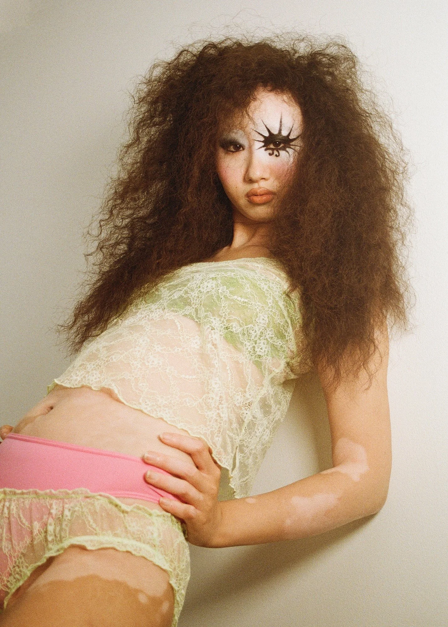 Naomi_Wong_Polyester_Magazine_Kos_Mia_24.jpg