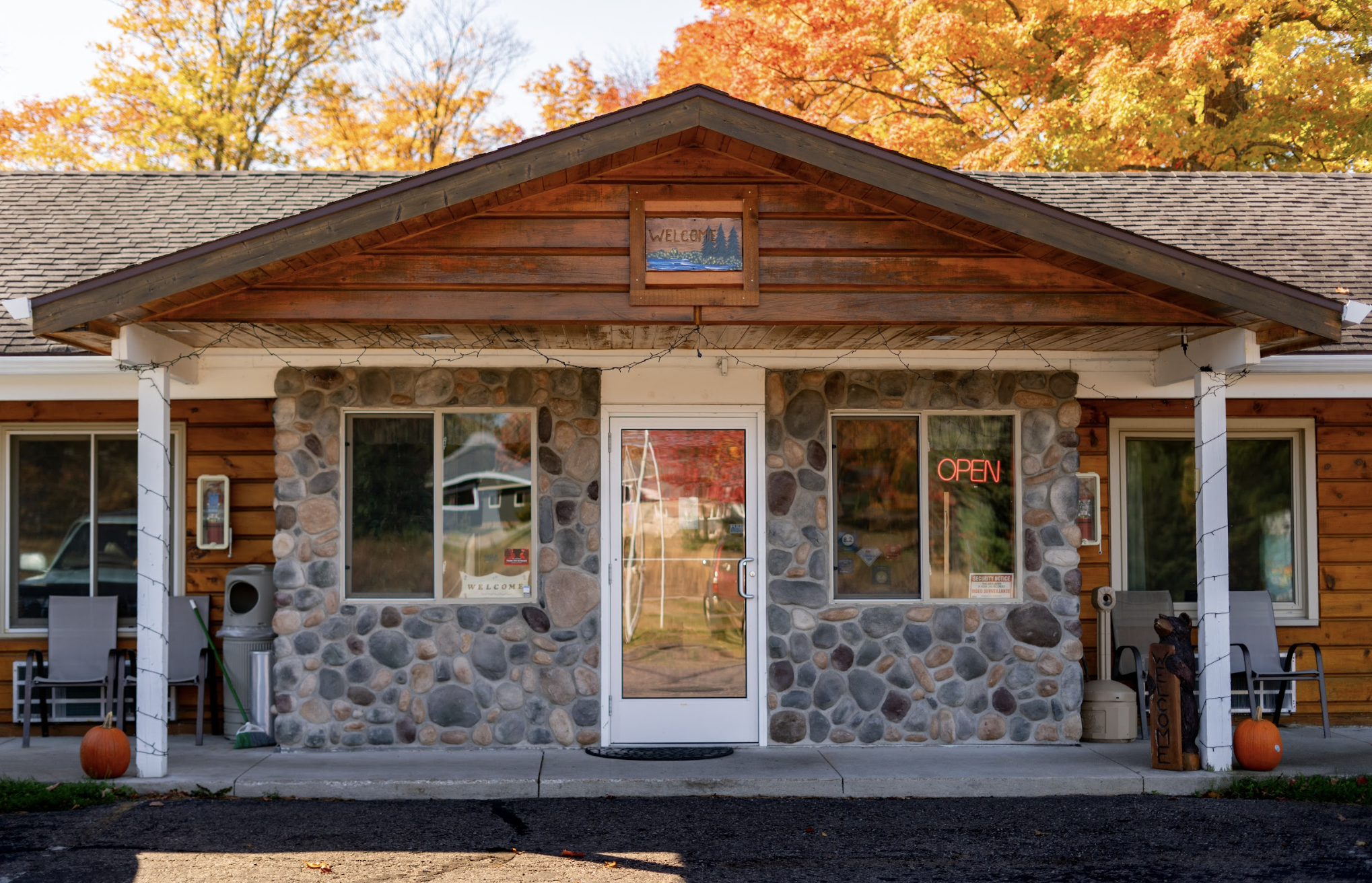 munising hotels