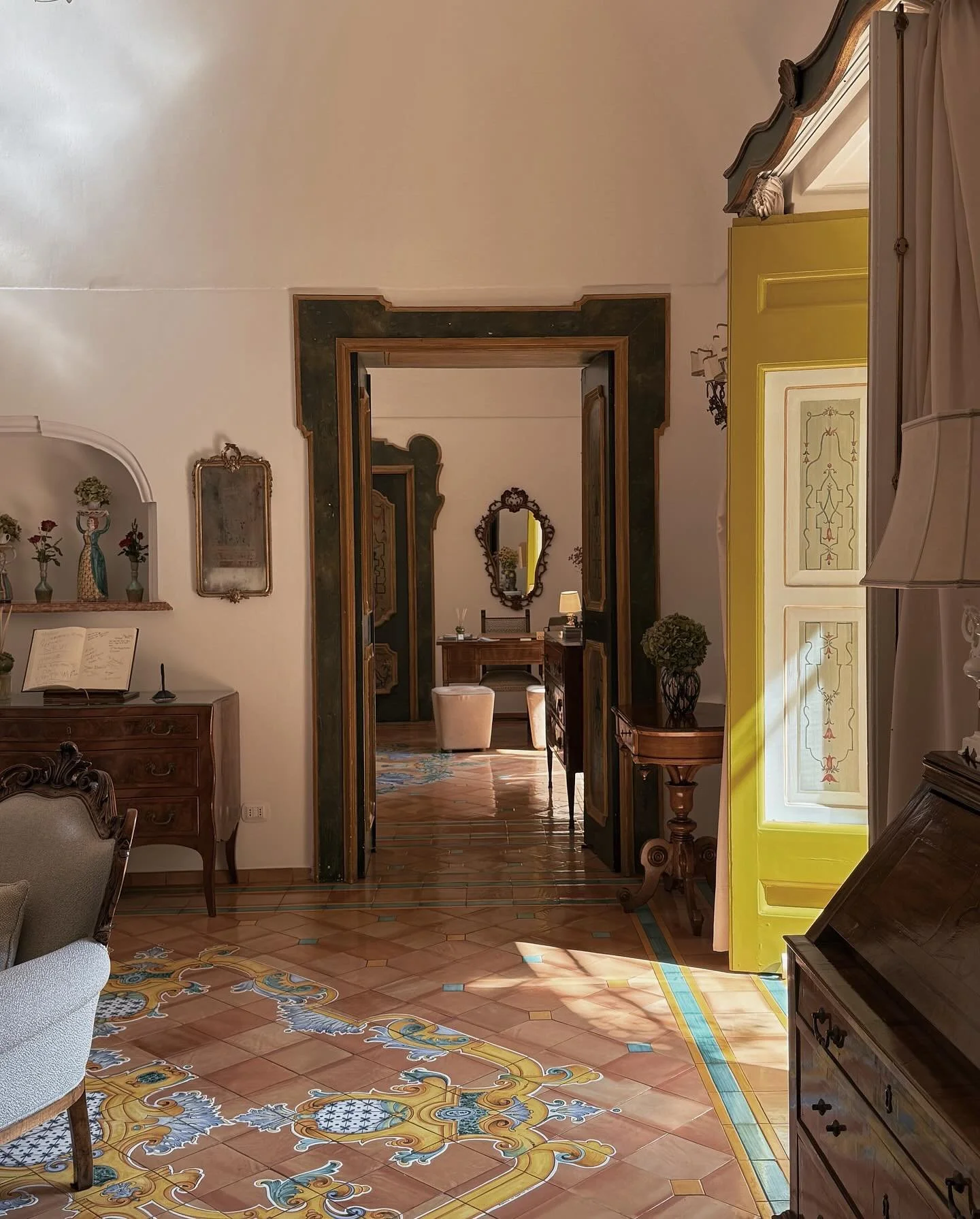 Favourites from @palazzomuratpositano ~ an unmatched hospitality experience. I could have move in! History and design come alive with arches draped in bougainvillea, citrus gardens that slow down time, storytelling in every corner, and la dolce vita 