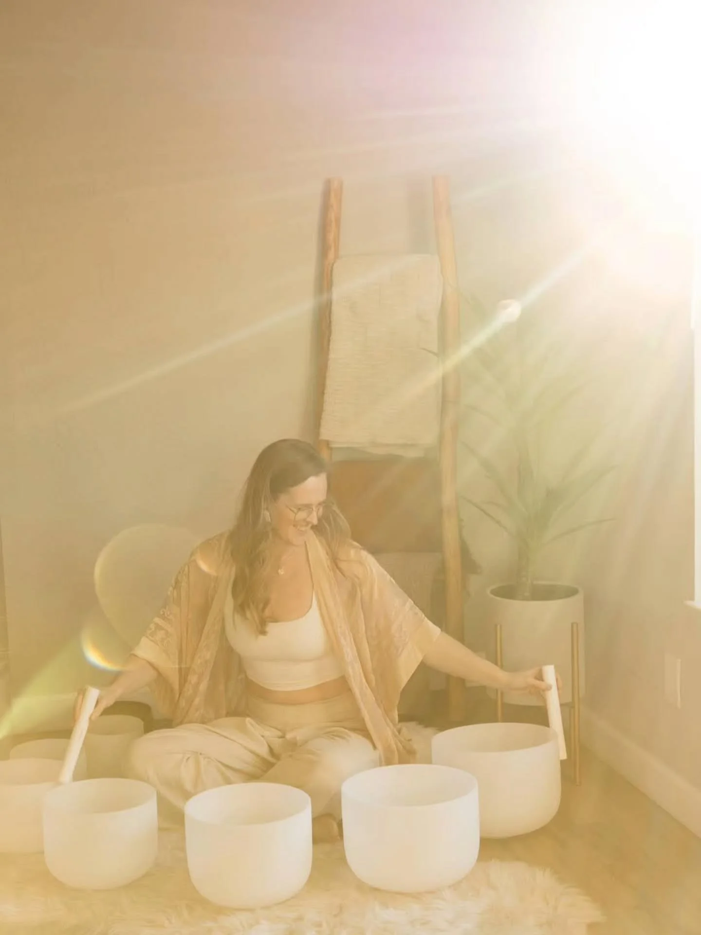 You are the spark ✨️
Here is your reminder that everything you need is within and around you 🧘&zwj;♀️
In a world that encourages you to outsource your knowing, reconnect to that voice within you.
In stillness, we find our power.
Sound healing is an 