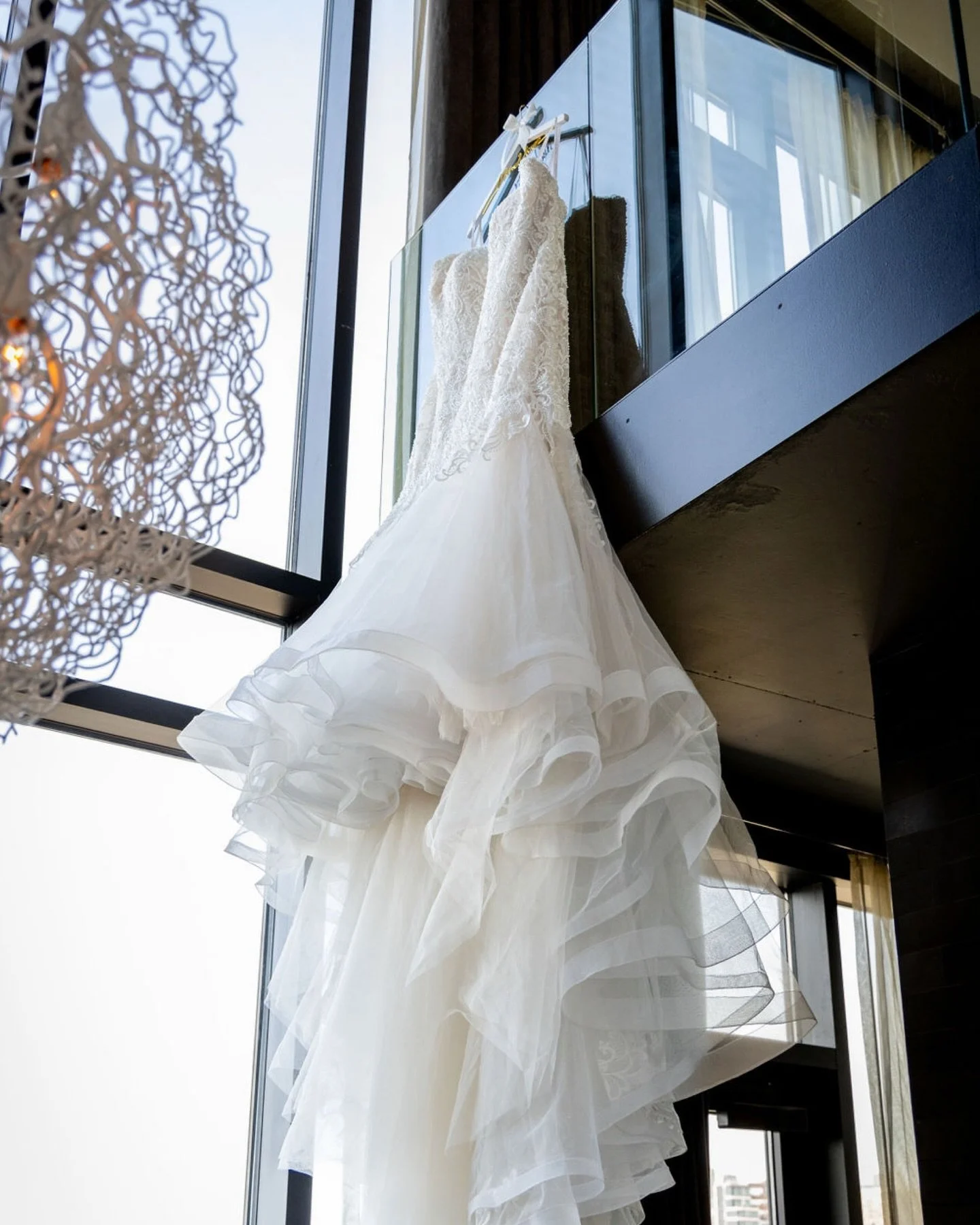 City views &amp; endless love ❤️ Happy 2 year anniversary to this wonderful couple who made New York their background for forever. Here&rsquo;s to many more! 🥂