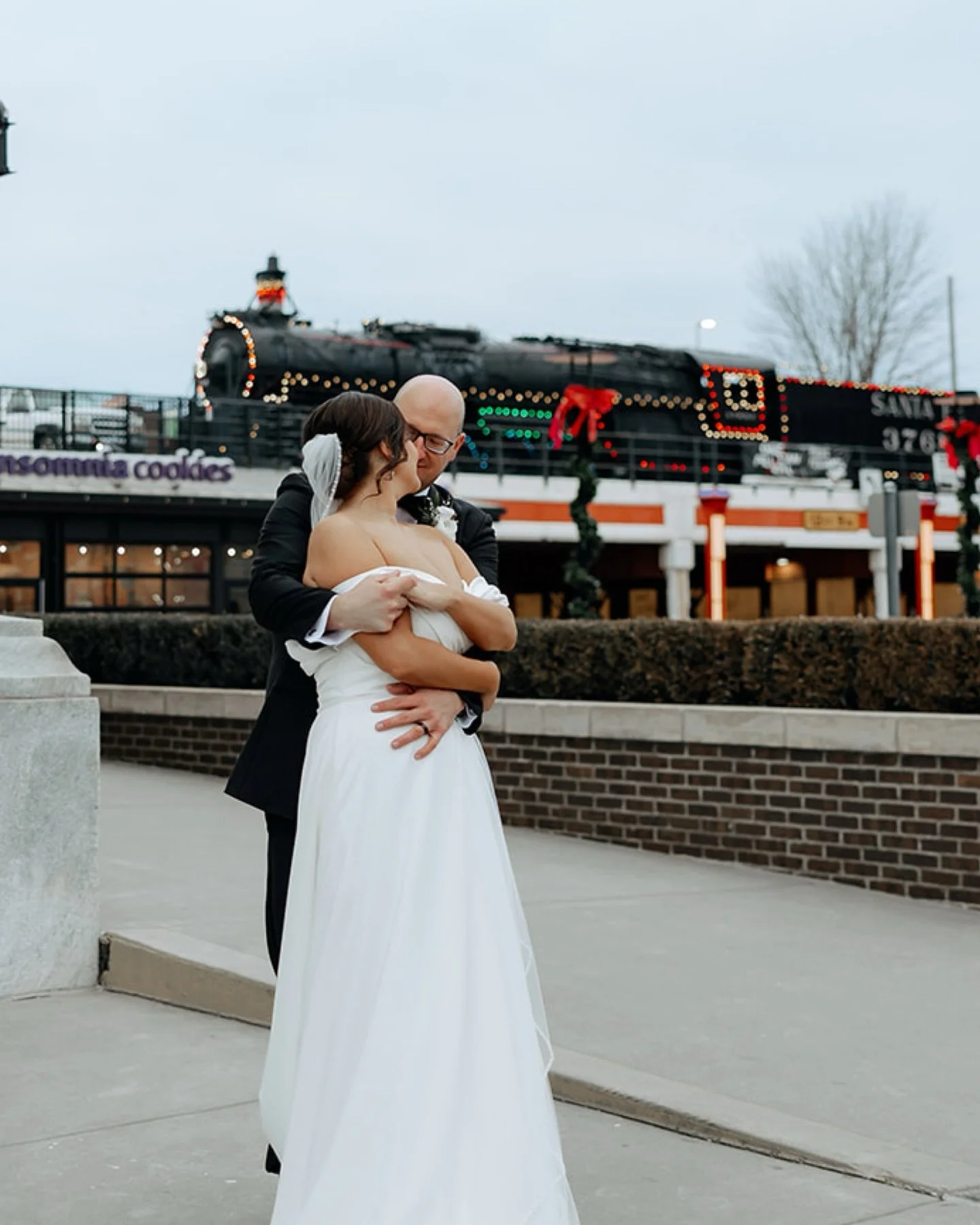 As the year comes to a close, we&rsquo;re wishing you a magical holiday season filled with meaningful moments and beautiful memories. 🌻❤️🌻💚 With love - Sunflower Events