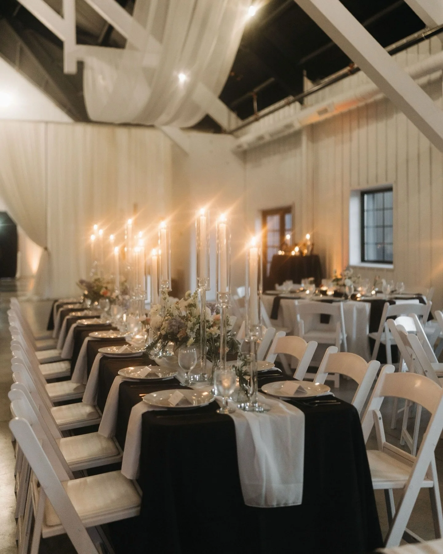 ✨ Venue Spotlight: Oak Hollow ✨

Born from 13 years behind the lens, Oak Hollow was thoughtfully created by wedding photographer Shelby and her husband, Jason. This venue was built with intention, heart, and a whole lot of love. This isn&rsquo;t just