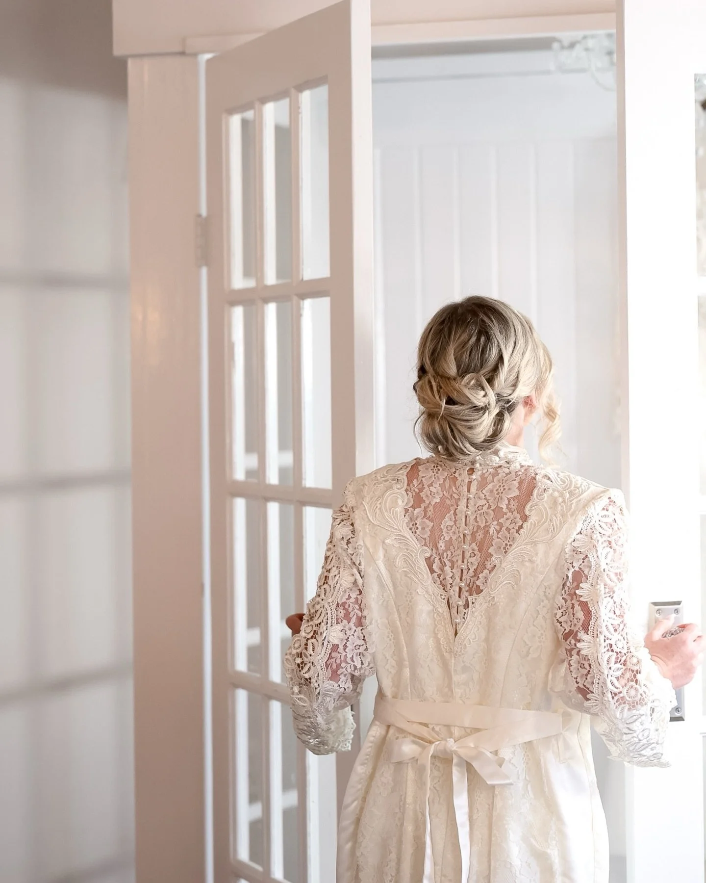 The dress moment. 🤍✨ 

That quiet second when everything feels real.

#bridedetails #weddingdressmoment #bridestyle #laceweddingdress #bridegettingready