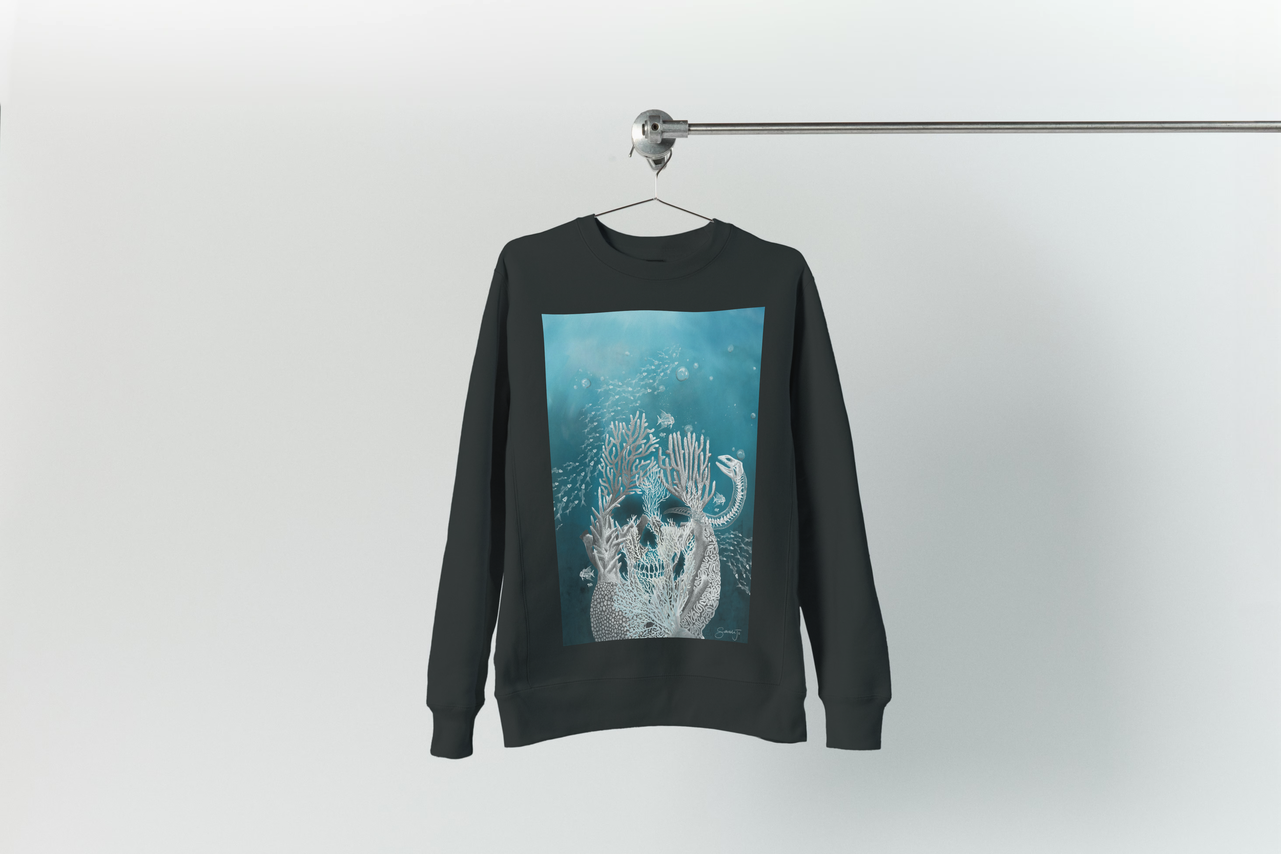 maneken-CrewneckFront.png