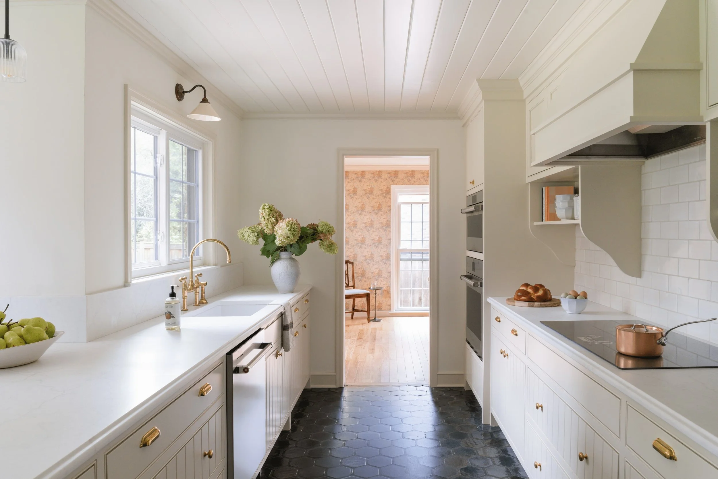 bright-kitchen-interior-photographer-.jpg