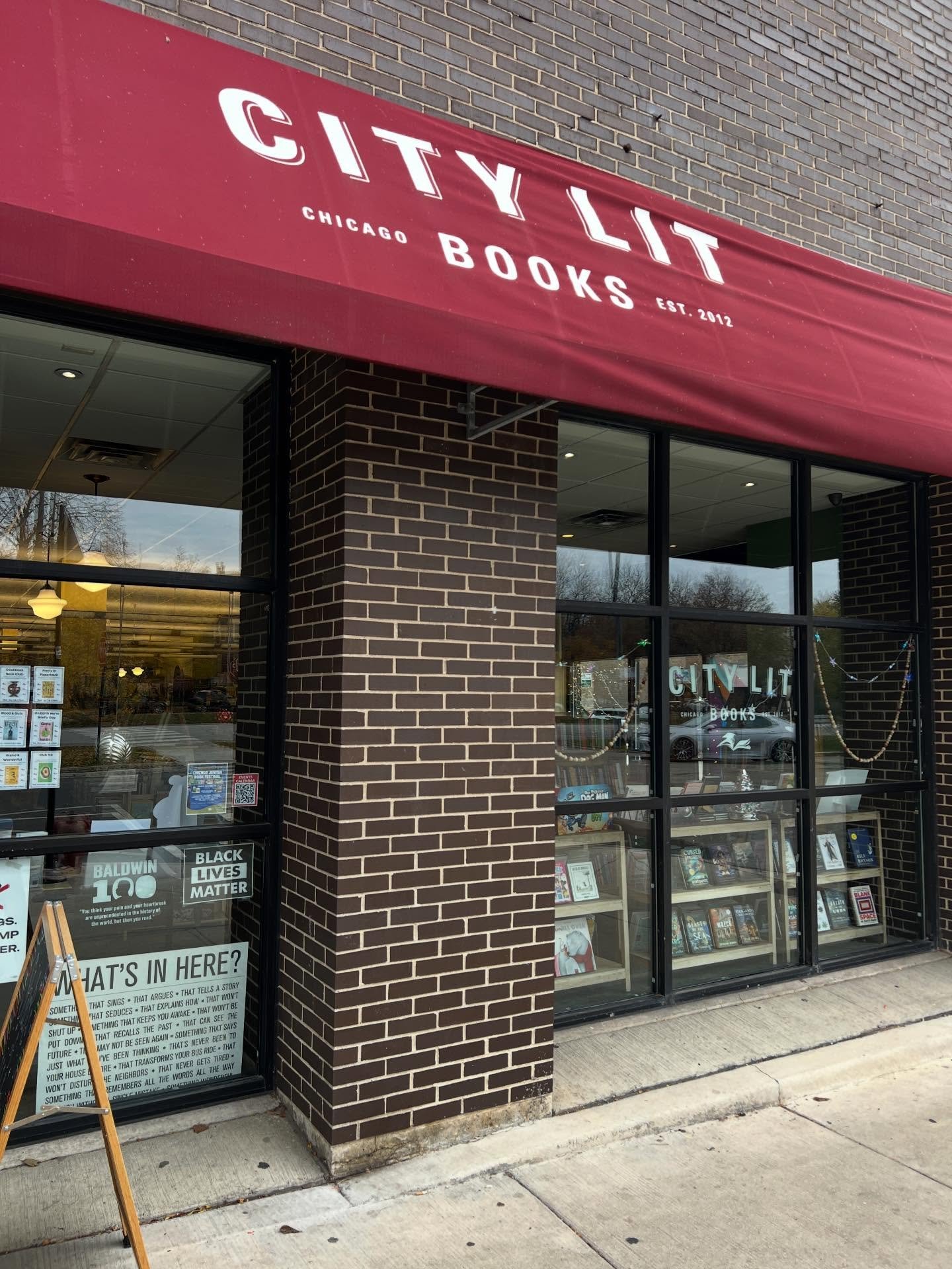 ✨ Exciting news ✨ Our Little Chicago Explorer books have officially landed at @citylitbooks in the heart of Lincoln Square! If you&rsquo;re in the neighborhood, swing by this fantastic indie bookstore and check them out. Let&rsquo;s keep exploring! ?