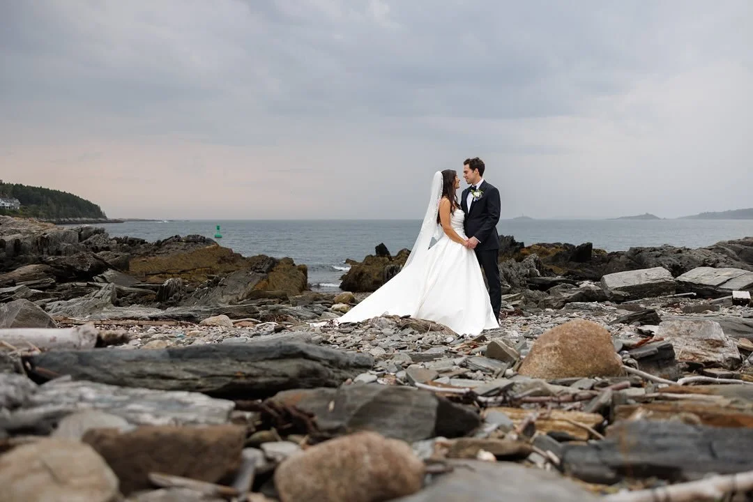 E&amp;C sneak peek is nothing short of amazing. Their day was captured beautifully and I cannot wait to see more! 
.
.
.
Venue: private residence
Photo: @leighmadeleine.maine 
Florals: @florafaunafinds 
Catering: @trilliumcaterers 
Hair and makeup: @