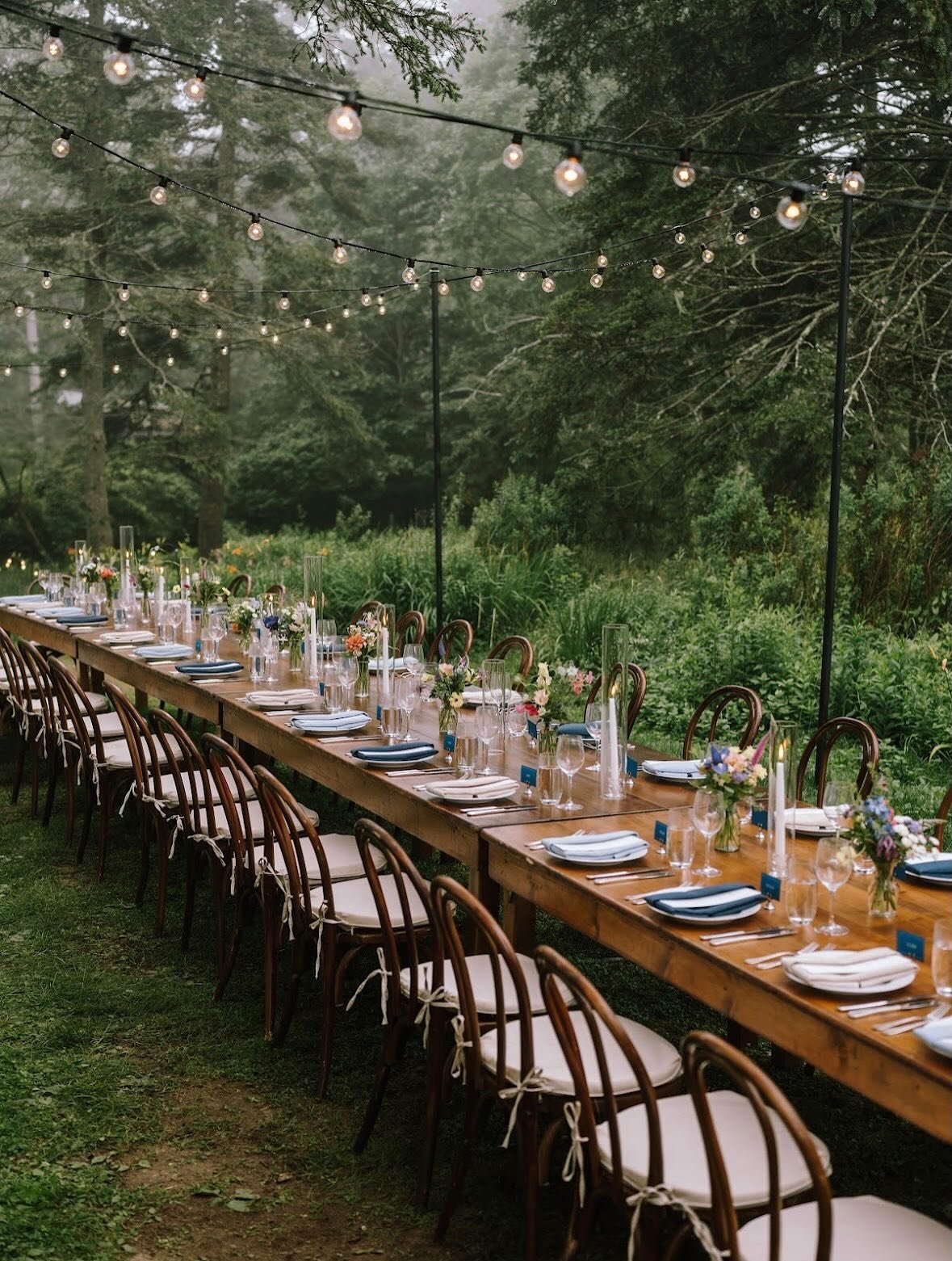 A foggy al fresco wedding dinner on the coast of Maine in July. It was a beautiful celebration with their closest friends and family, great food and drinks with the best company is exactly what they dreamt of. 
.
.
.
Planning: @jessicarileyevents 
Ph
