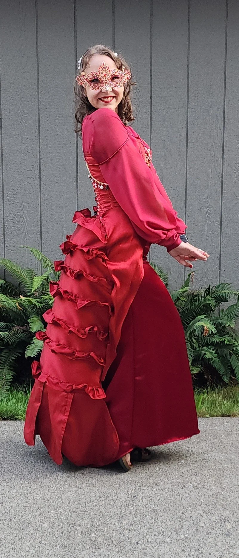 "Lobster Dress"
Blouse, Corset, Bustle, Skirt, Harness Necklace