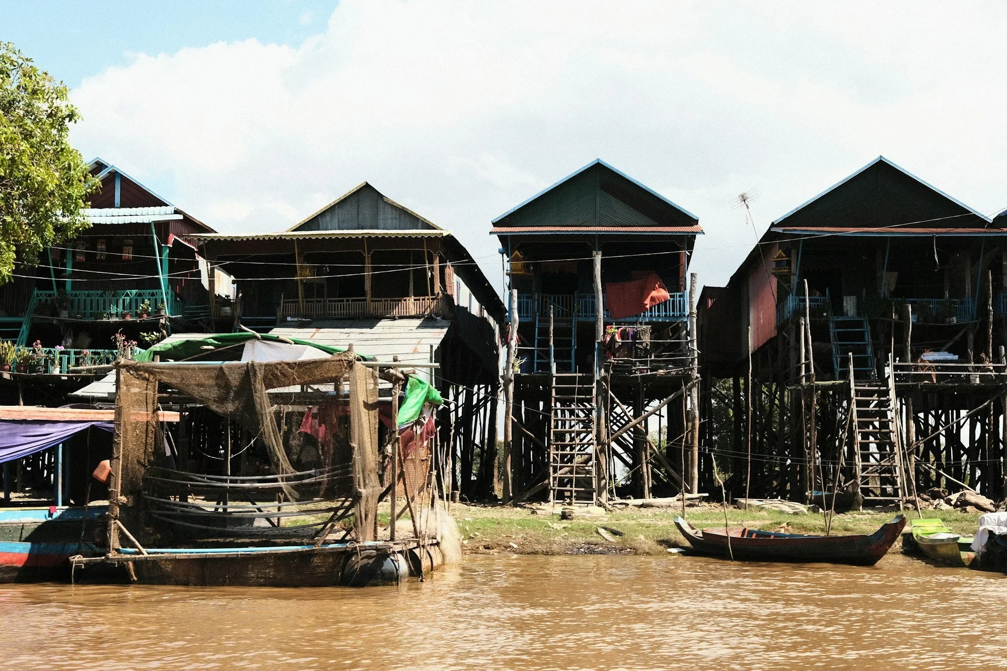 tonle-sap-stilt-village.webp