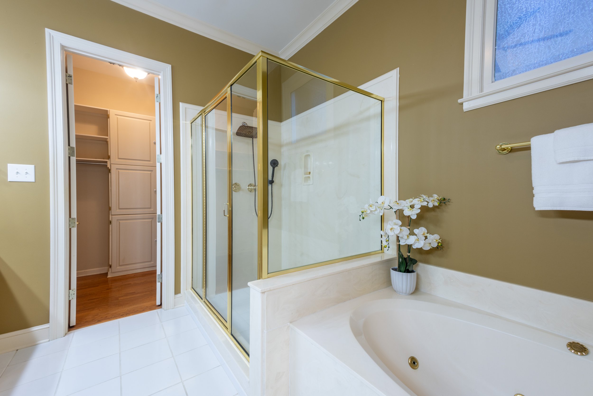 Primary Bathroom #2.jpg