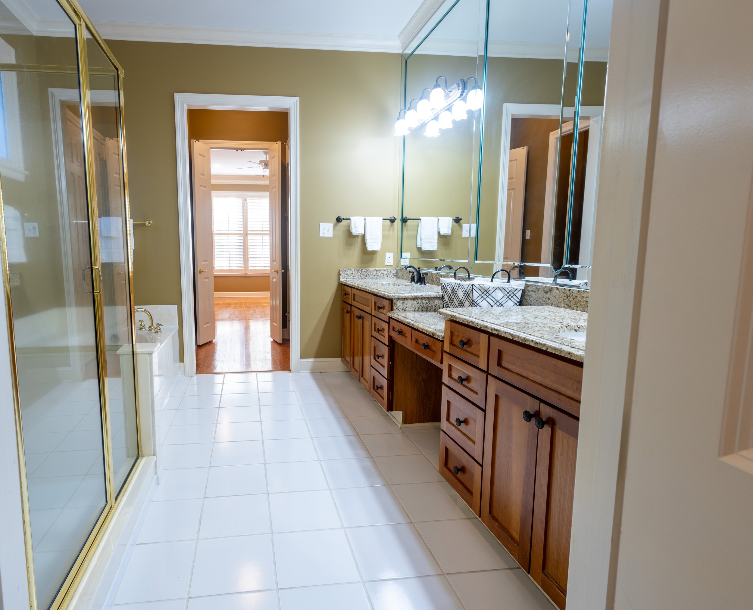 Primary Bathroom #3.jpg