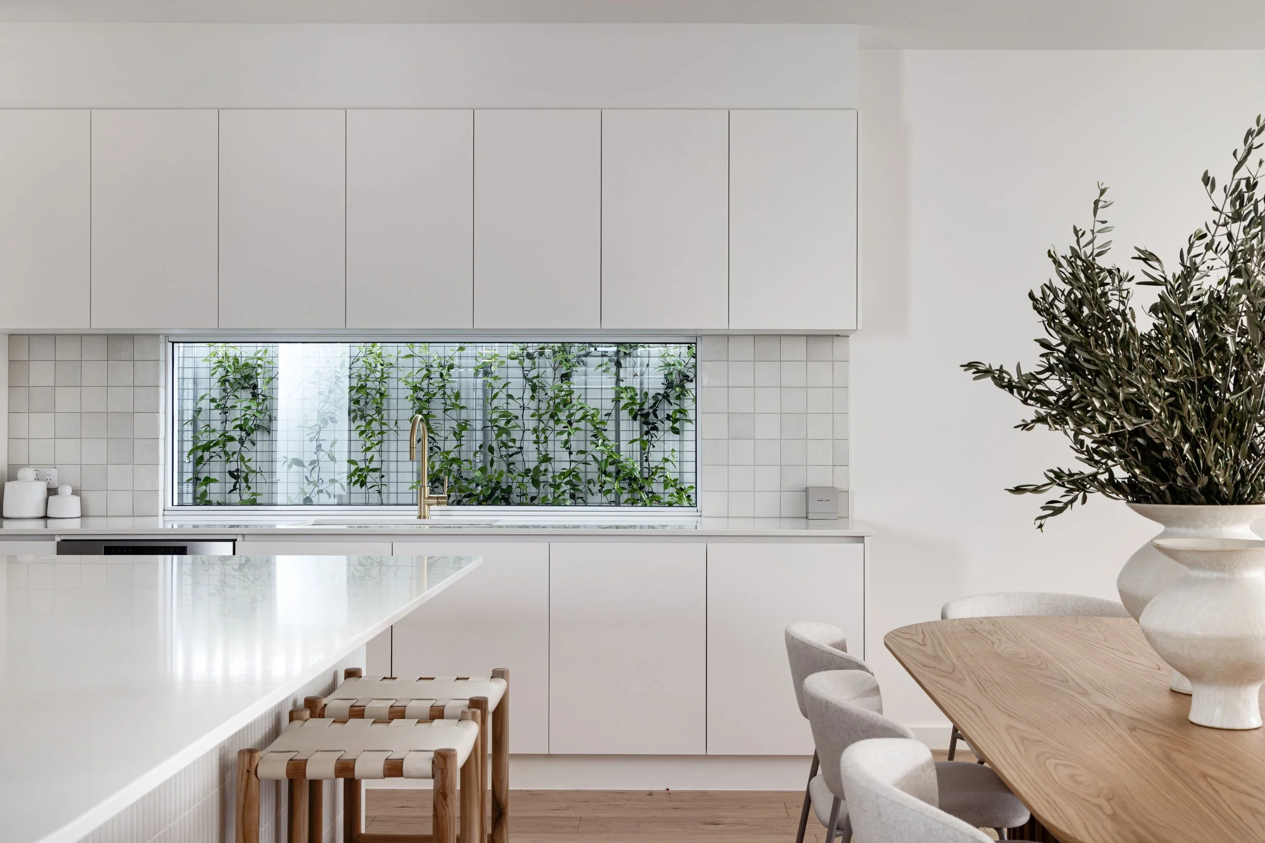 6 Caroona Avenue Hove  001.jpg