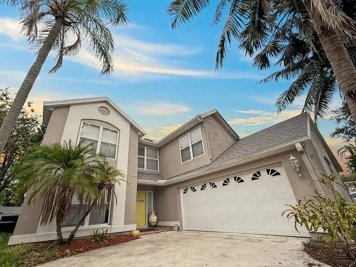 📍 15009 Cloverdale Dr, Fort Myers, FL 33919 - ***PRICE DROP*** $459,000

(SELLER MOTIVATED - All offers will be considered.) 3 Bedrooms / 2.5 Bathrooms / 1,589 SQ FT! To top off this turnkey deal, the seller is offering to include all furniture or a