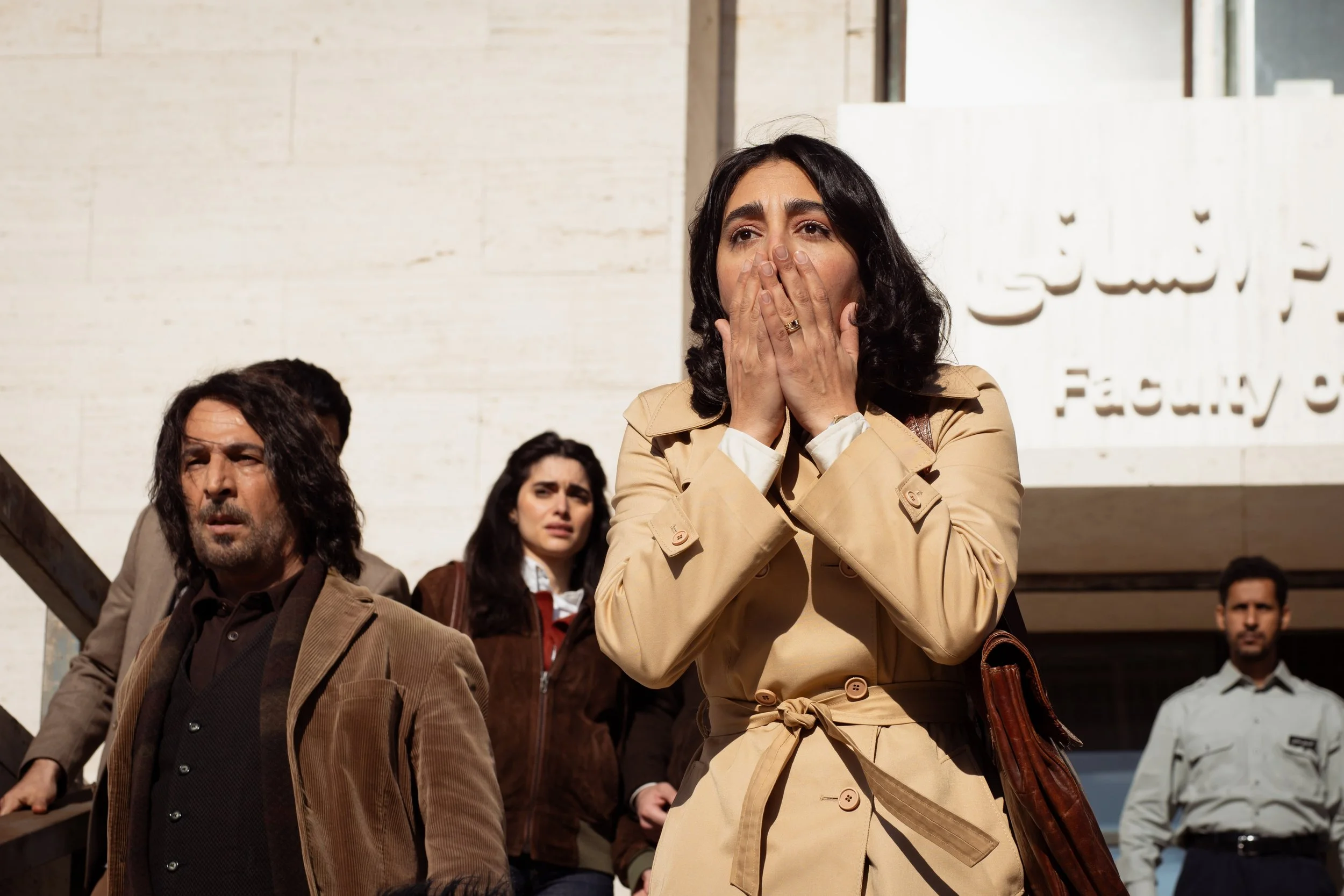 Διαβάζοντας τη Λολίτα στην Τεχεράνη (3)-min.jpg