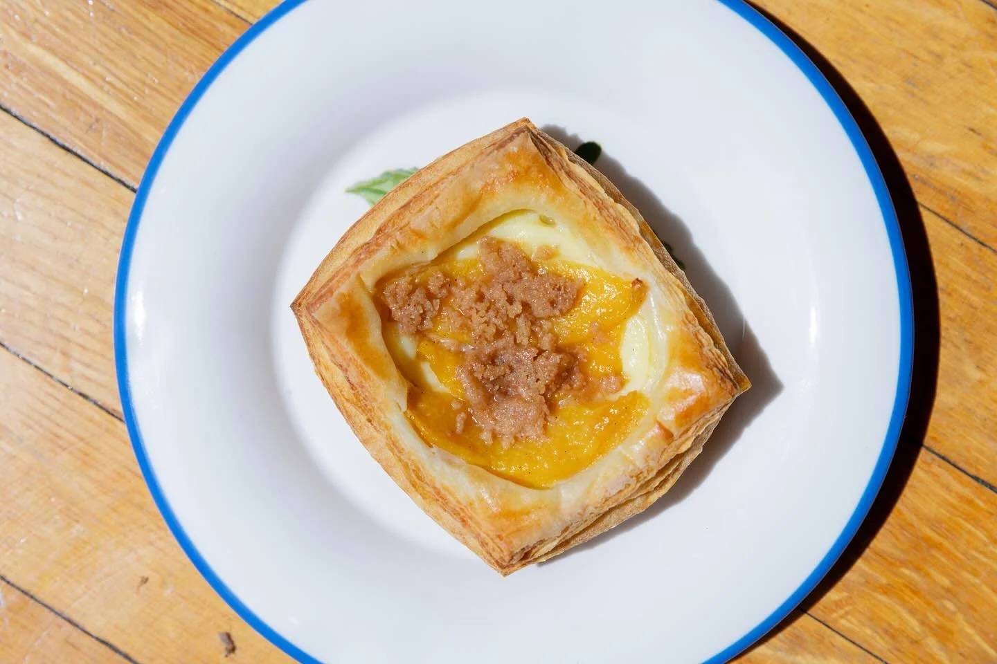 Hanging out with @blacklistbagels again this Saturday! 

✨THISTLE SPECIALS✨

🍑Peaches n&rsquo; Cream Danishes🍑
Caramelized peaches, vanilla pastry cream on laminated danish dough 

🫐Sourdough Blueberry Donuts🫐
Last call for Michigan blueberries t