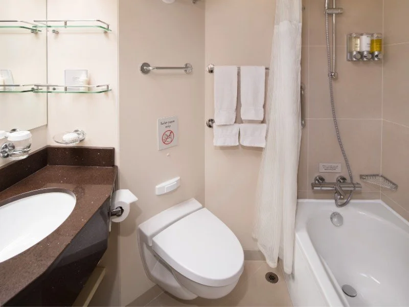 Verandah Bathroom.jpg