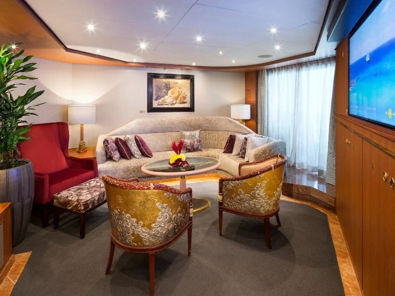 Pinnacle Suite Living Room.jpg