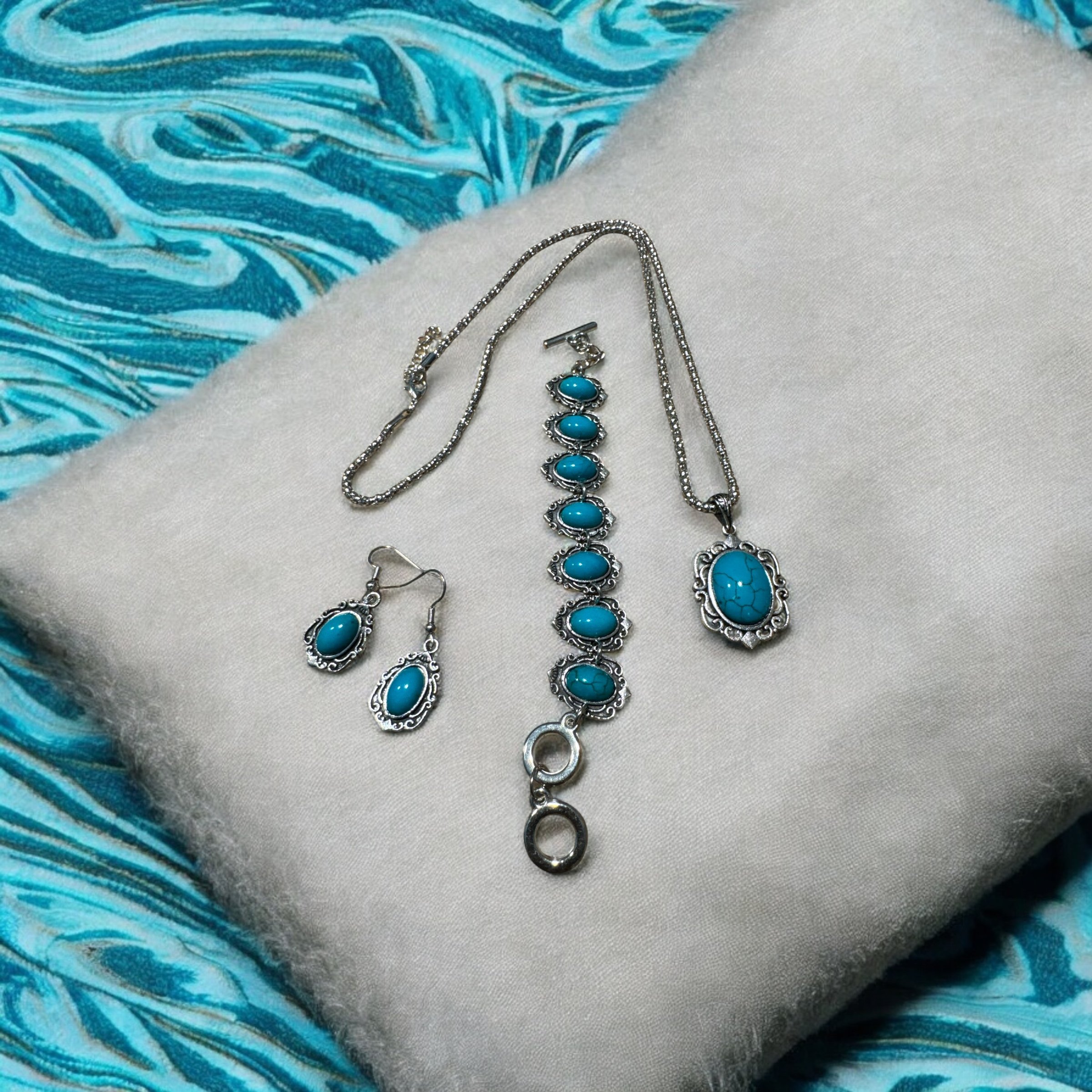 Item 614. Old fashion necklace setting with turquoise and matching earrings and bracelet