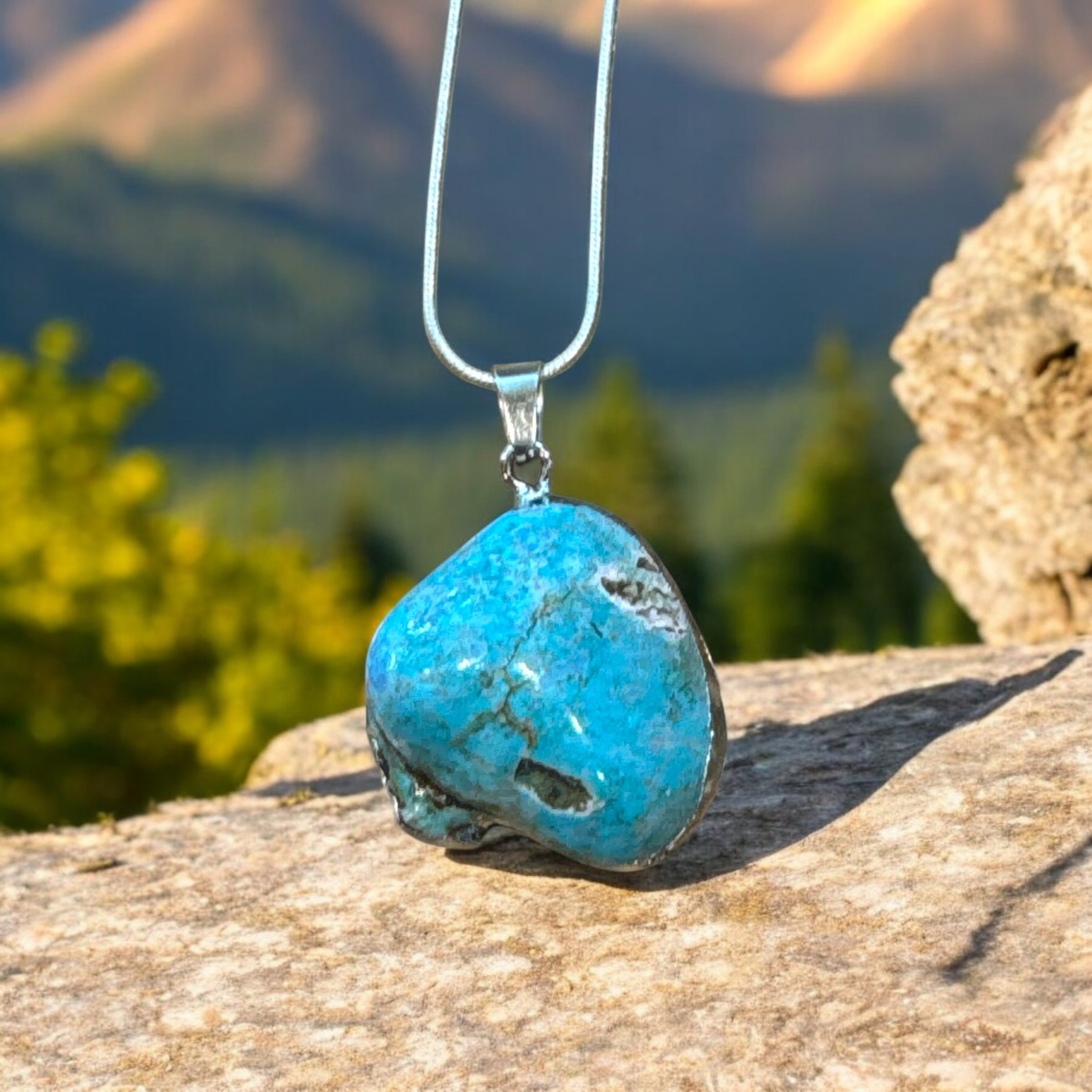 Item 692. Turquoise stone on silver chain