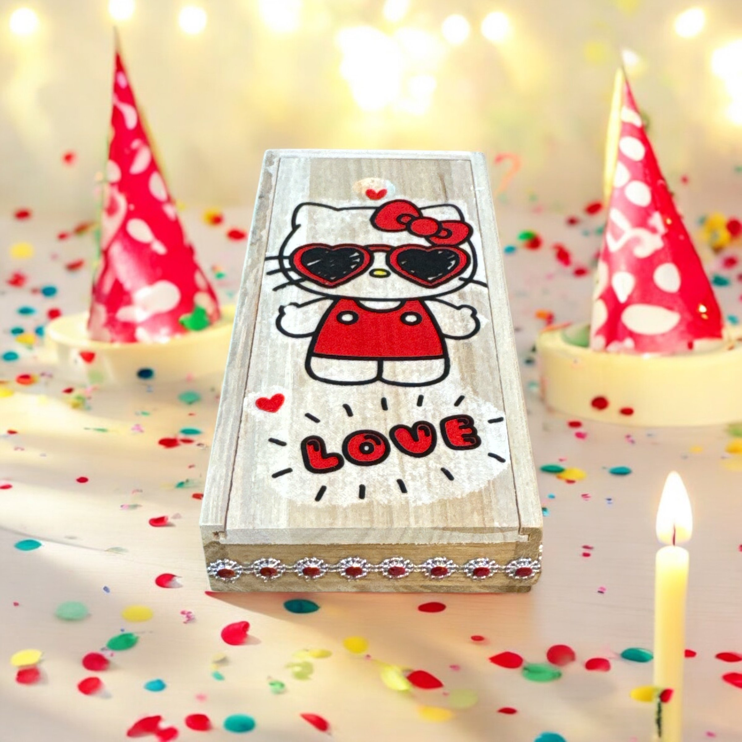 Item 667. Hello Kitty with flower boarder
