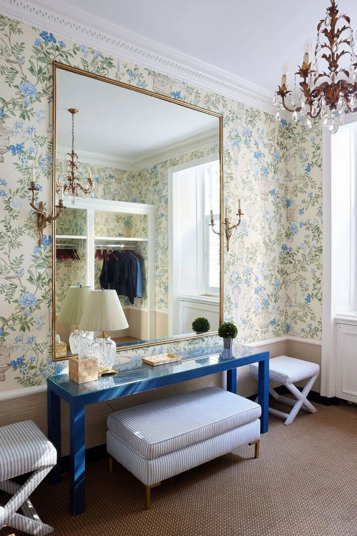 The Ladies' Lounge