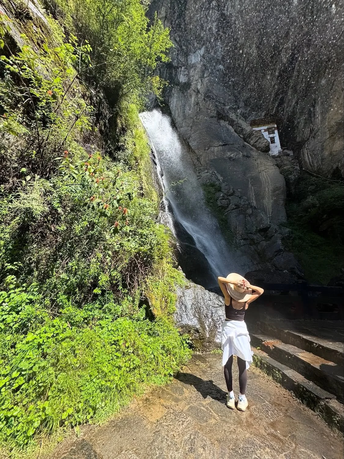 A few weeks ago, I went to Bhutan without many expectations - just a deep craving for time with my 81-year-old dad and my older brother. I wanted the conversations that happen only when you hike side by side, unhurried. It was the first trip in 14 ye