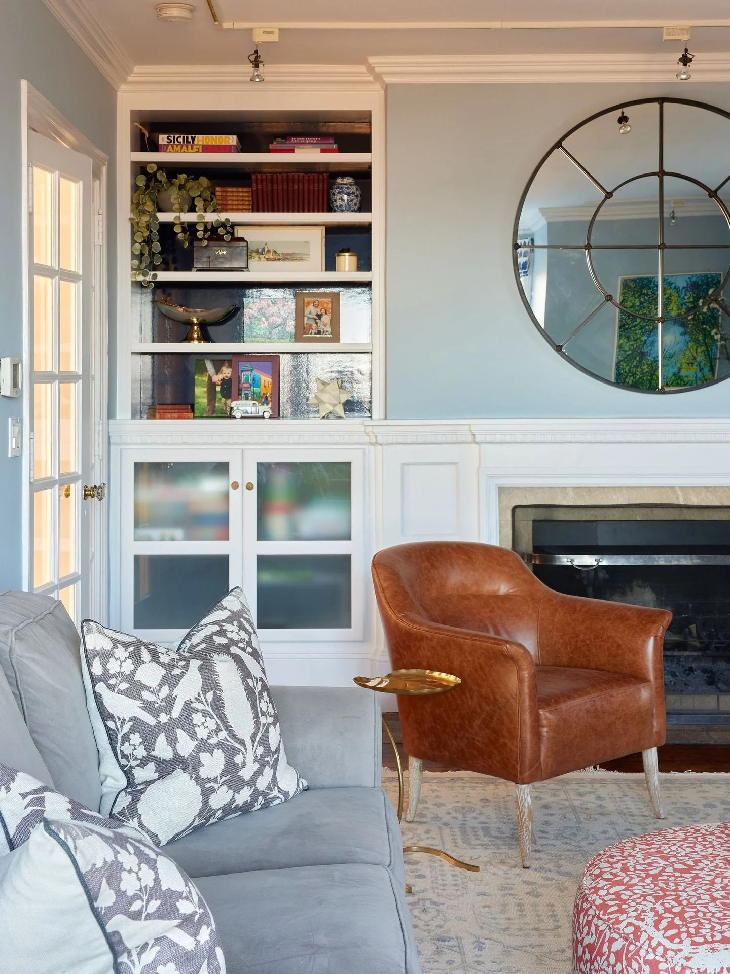 A historic home, thoughtfully reimagined for family life 🤍

In this Tarrytown family home, we honored the architecture of the original 1905 house while layering in fresh paint, carefully chosen wallpapers, and reupholstered furnishings to bring new 