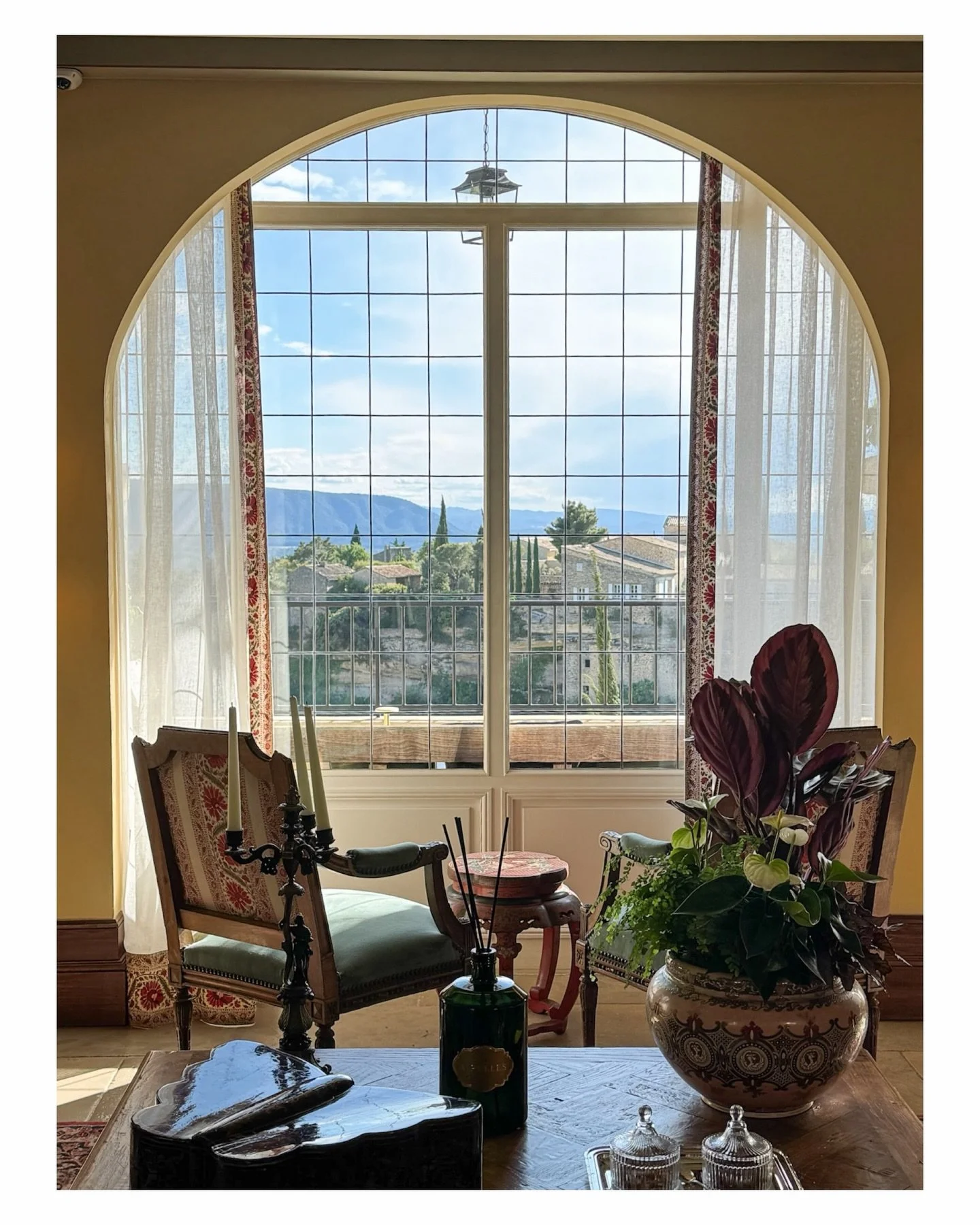 Cool interior design details from Gordes, France!
 
Travel always inspires the way I think about design. I especially love the layered textures and materials here, the color palettes and patterns, and the attention to detail (like this wallpaper in t
