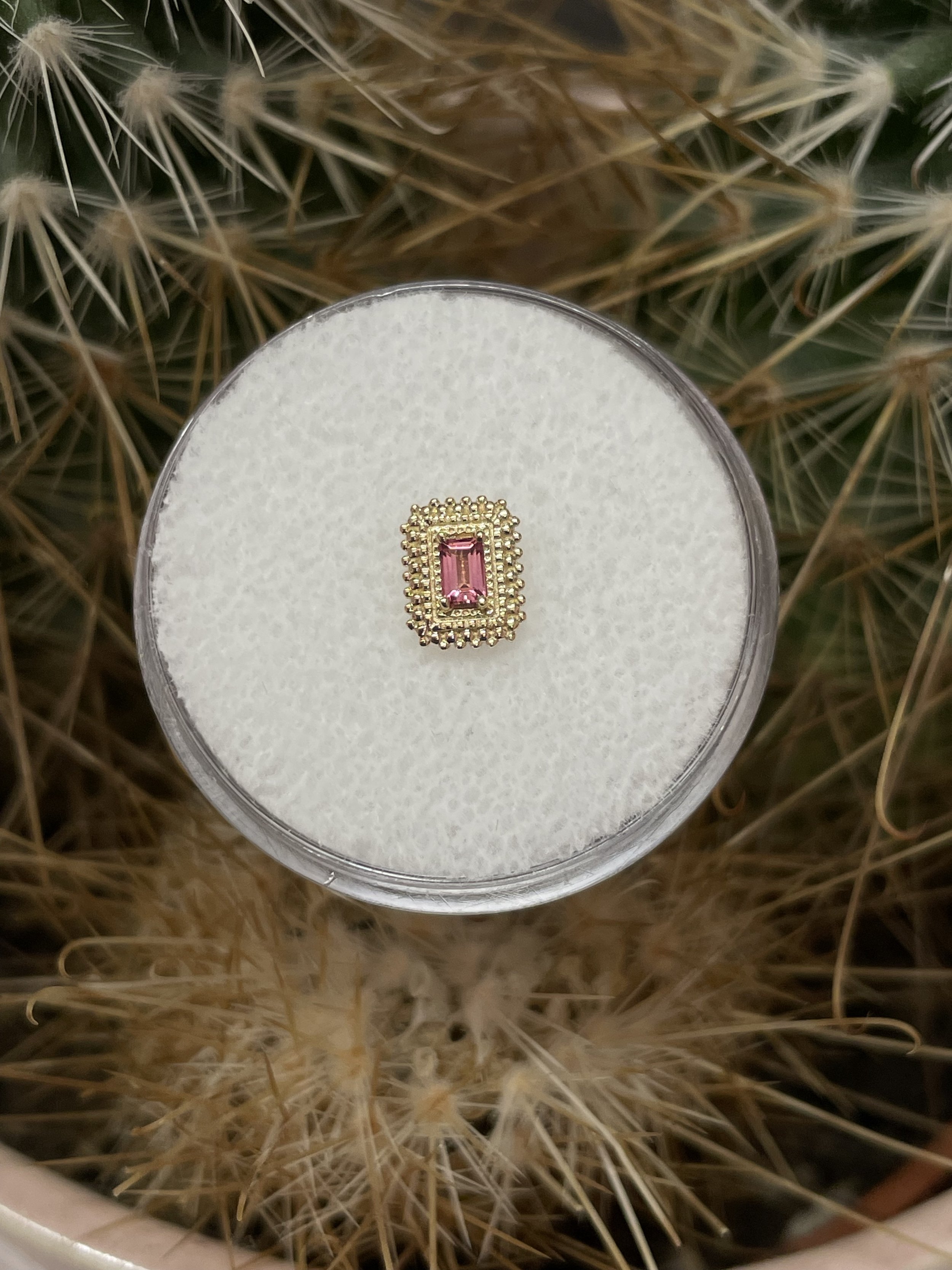 BVLA 14ct Gold 'Afghan Baguette'