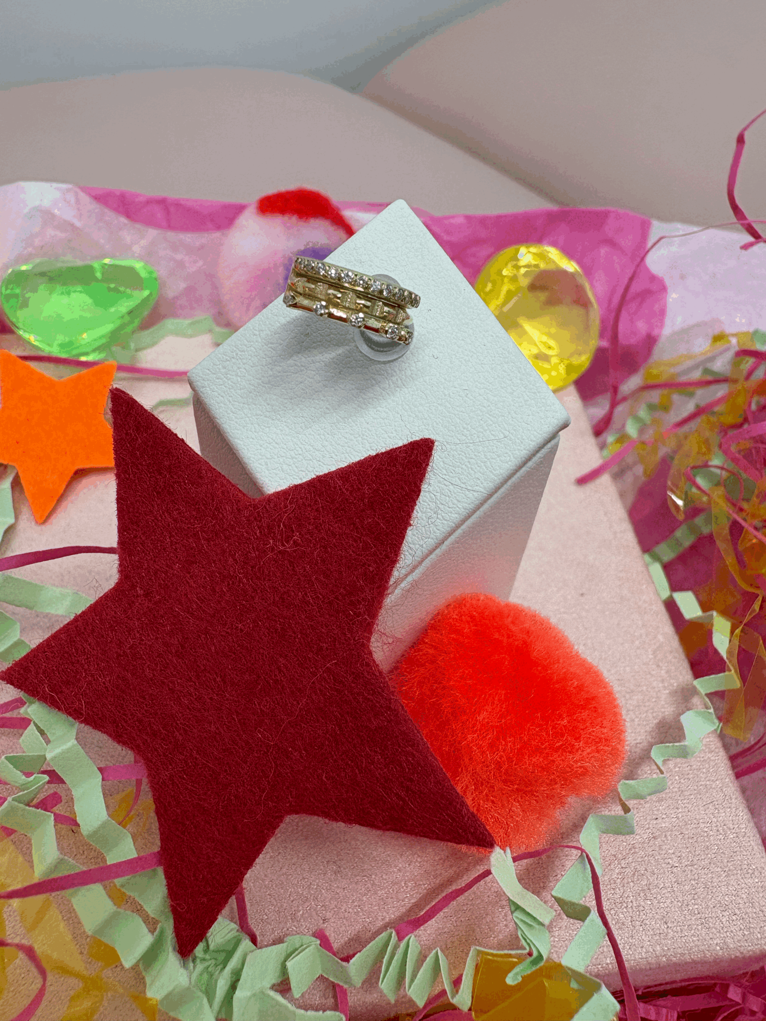 Pupil Hall MEGA Everythingness Clicker Ring